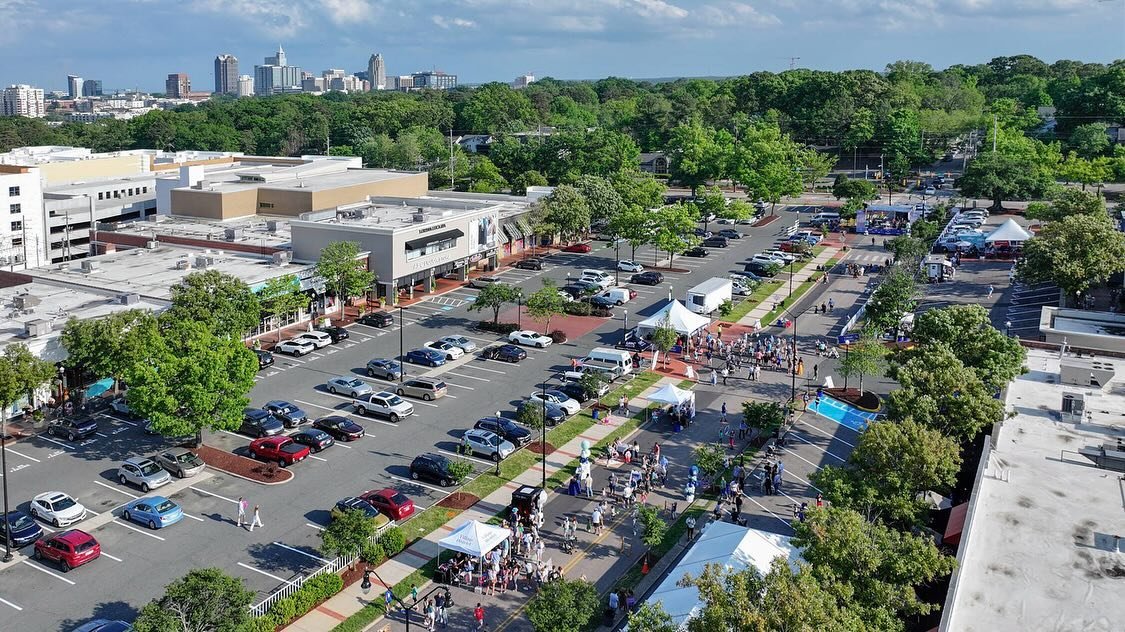 We had a great time in Raleigh this past weekend capturing photos and video of an event to celebrate the 75th Anniversary of Village District!

 #shopvillagedistrict @shopvillagedistrict #villagedistrictraleigh #raleigh #dronephotography #eventphotog