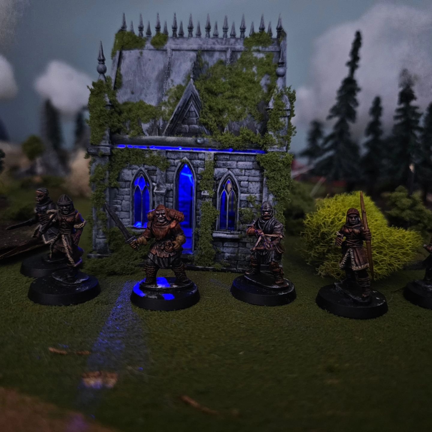 I've been building and painting when I'm not talking about music and movies.  #morkborg #forbiddenpsalm #frostgrave #28community