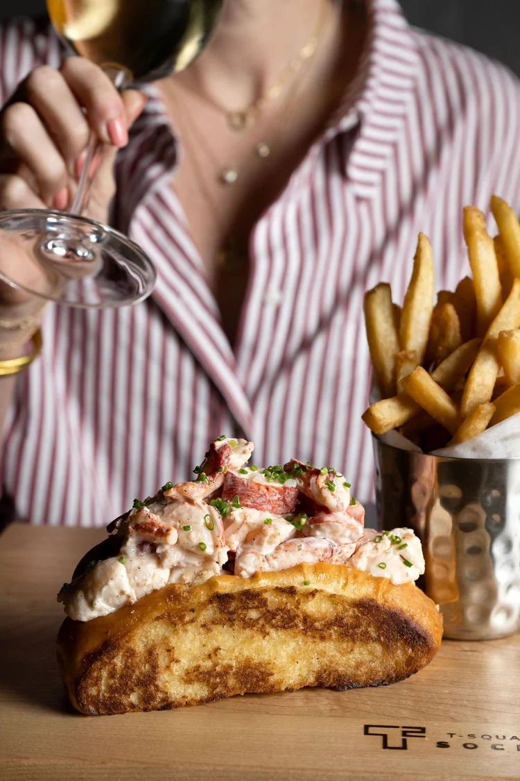 Elevated Pub Food Craft Drinks NYC Sports Bar T Squared Social elevated-pub-food-craft-drinks-nyc-sports-bar-t-squared-social