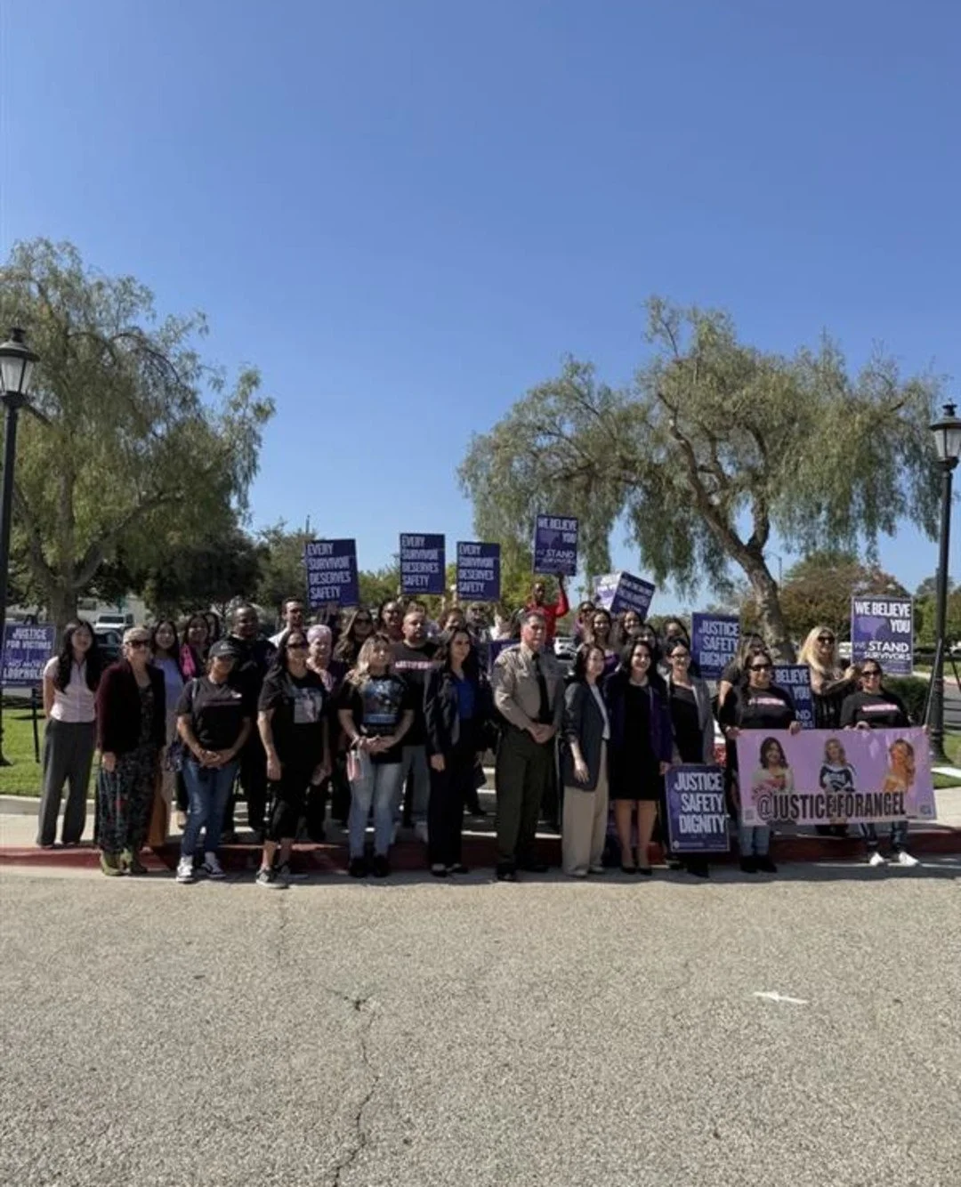 Recently, Senator Susan Rubio held a press conference in Alhambra to unveil a new bill proposal that would require domestic violence offenders with active restraining orders to wear GPS trackers. This measure would allow survivors to monitor their ab