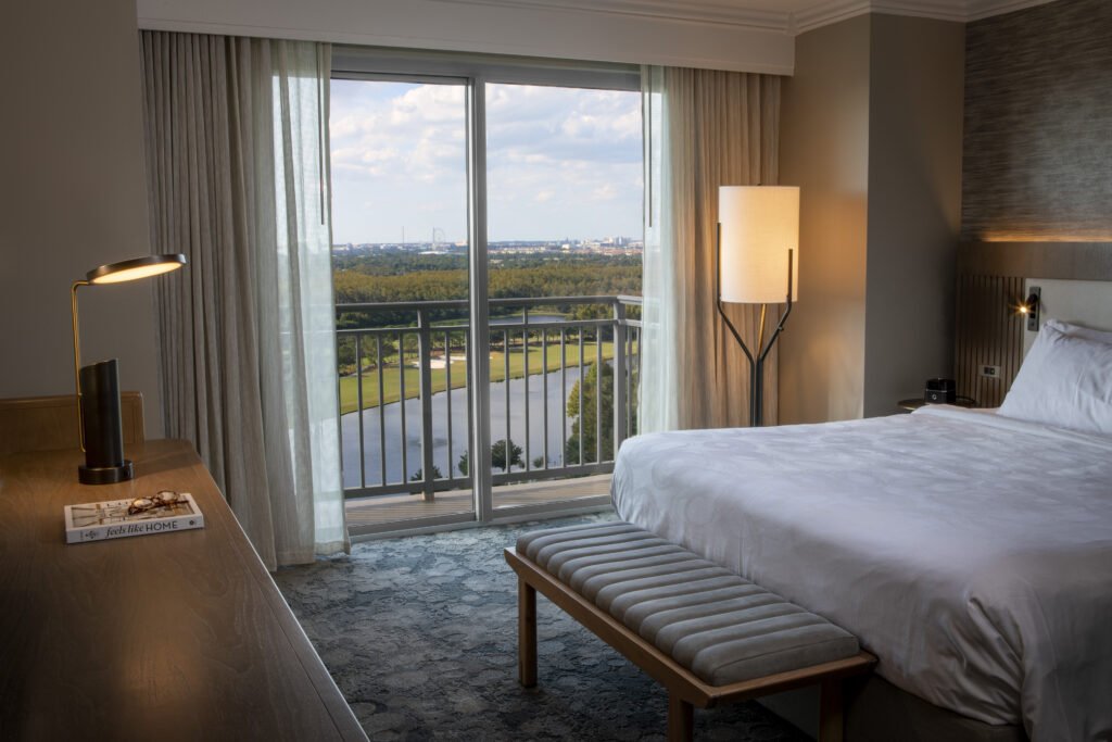 JW-Marriott-Orlando-king-bedroom-14554-floor-lamp-14555.01-desk-lamp-13594.09-readling-light-5S0A2296-1024x683.jpg