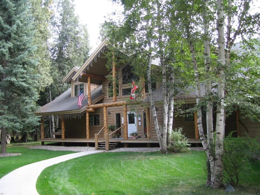 Front yard Before fenced landscaping.jpeg