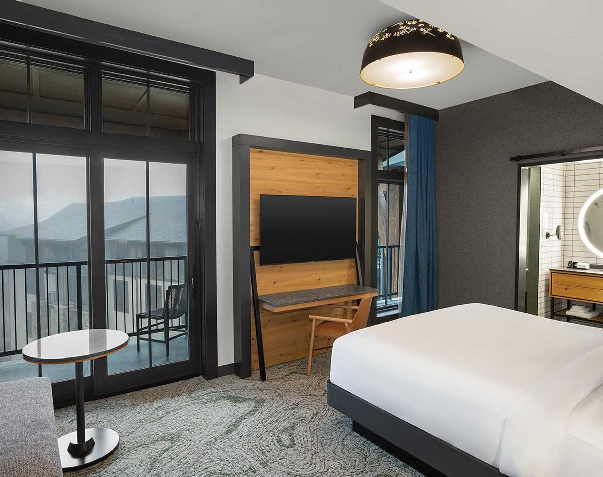 rooms-suites-deluxe-balcony2.jpg