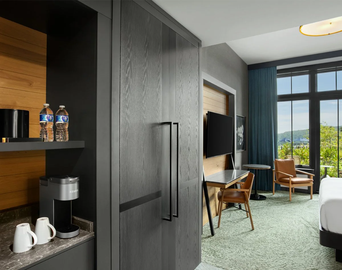 King Superior Terrace Mountain View 2.jpg