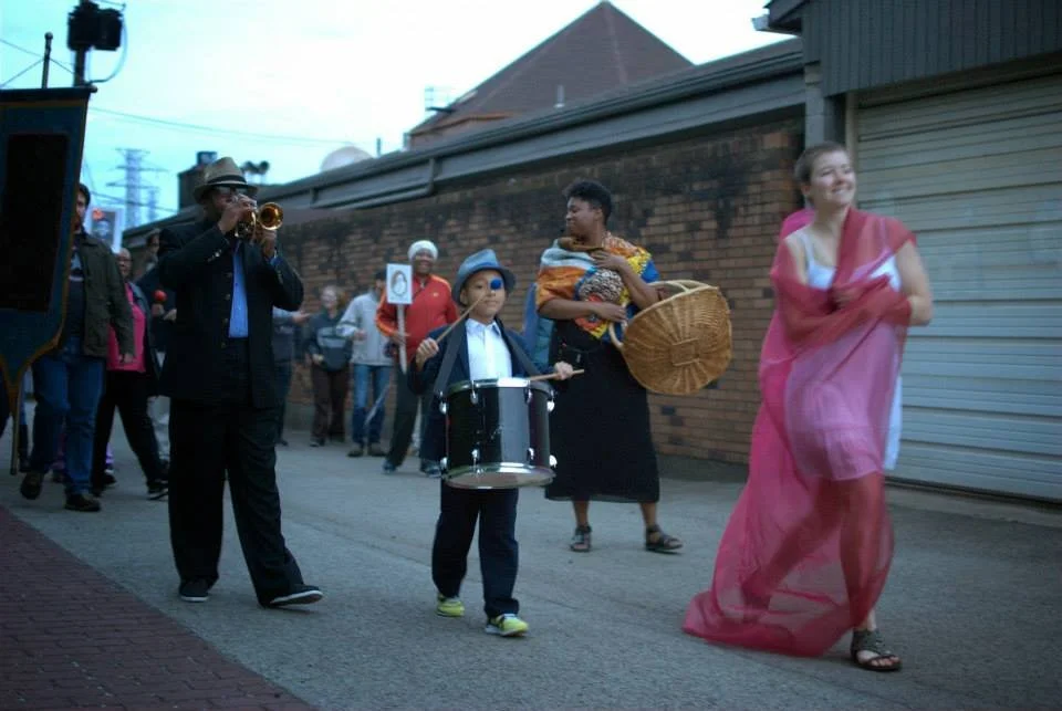 saints tour everybody join in h gomes.jpg