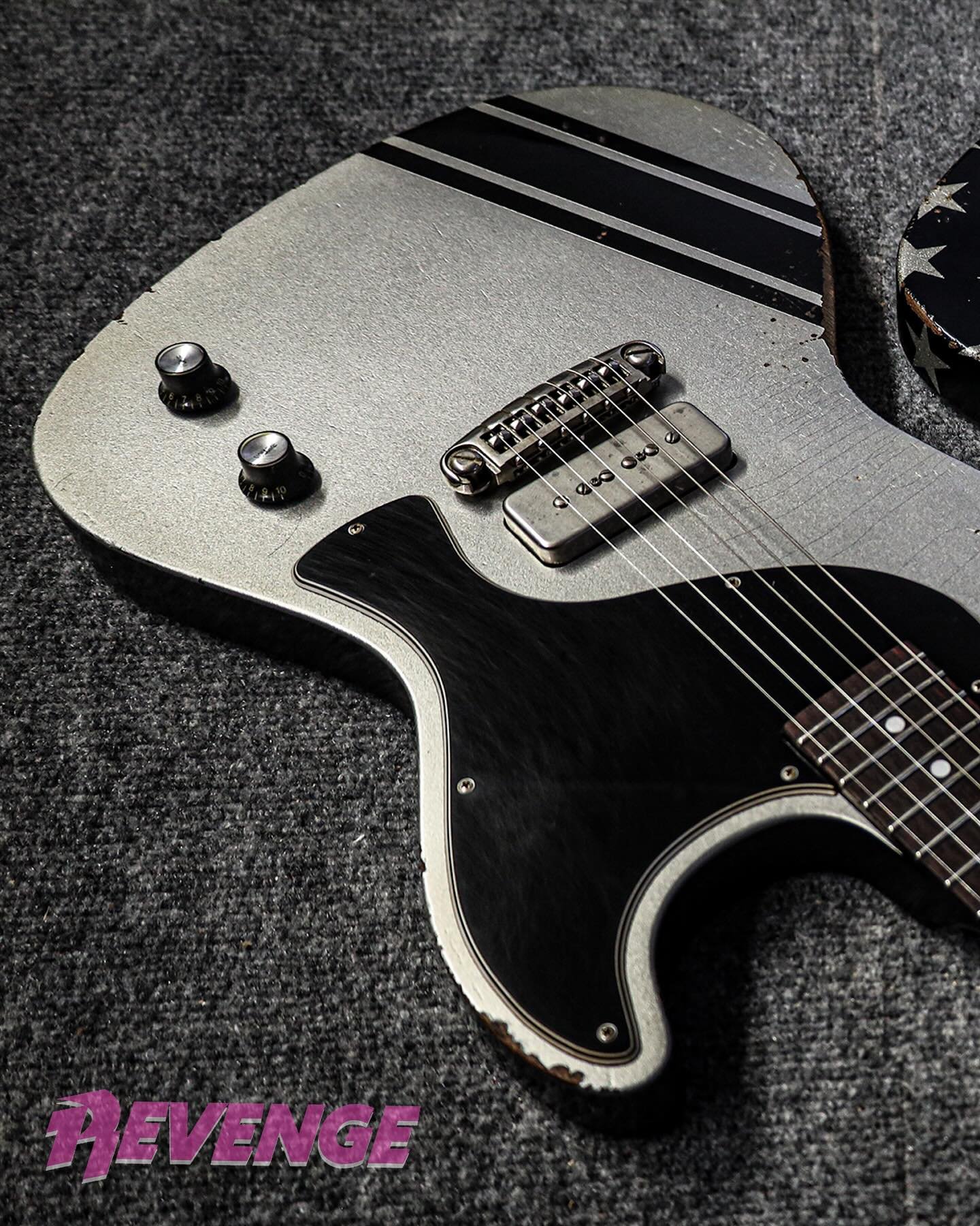 Sparkle stars and silver metallic Revenge Jr&rsquo;s 🤘Available at: @rebel_guitars Finish By: @billyrowe66 Aged + Assembled by: @cross_dave_ Hardware, paint,  pickups and strings: @dimarzioinc @rnrrelics @graphtechguitarlabs @painthuffermetalflake @