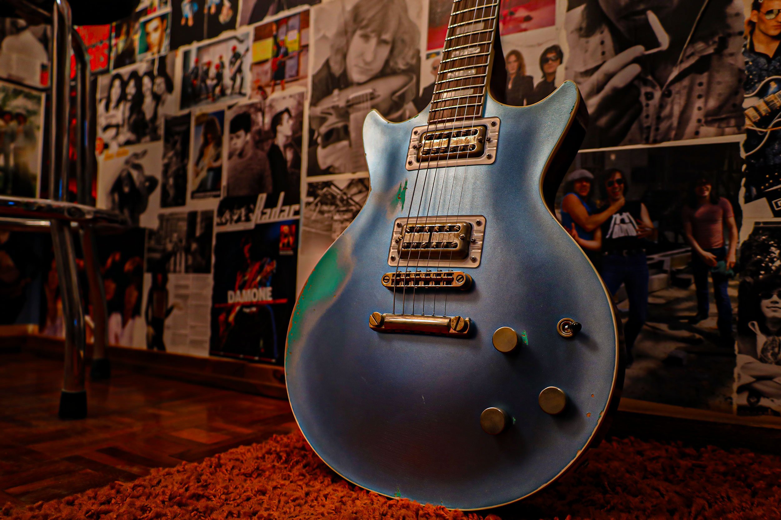 Rock N Roll Relics Lightning Model — Rock N Roll Relics Rock N Roll Relics Lightning Model — Rock N Roll Relics