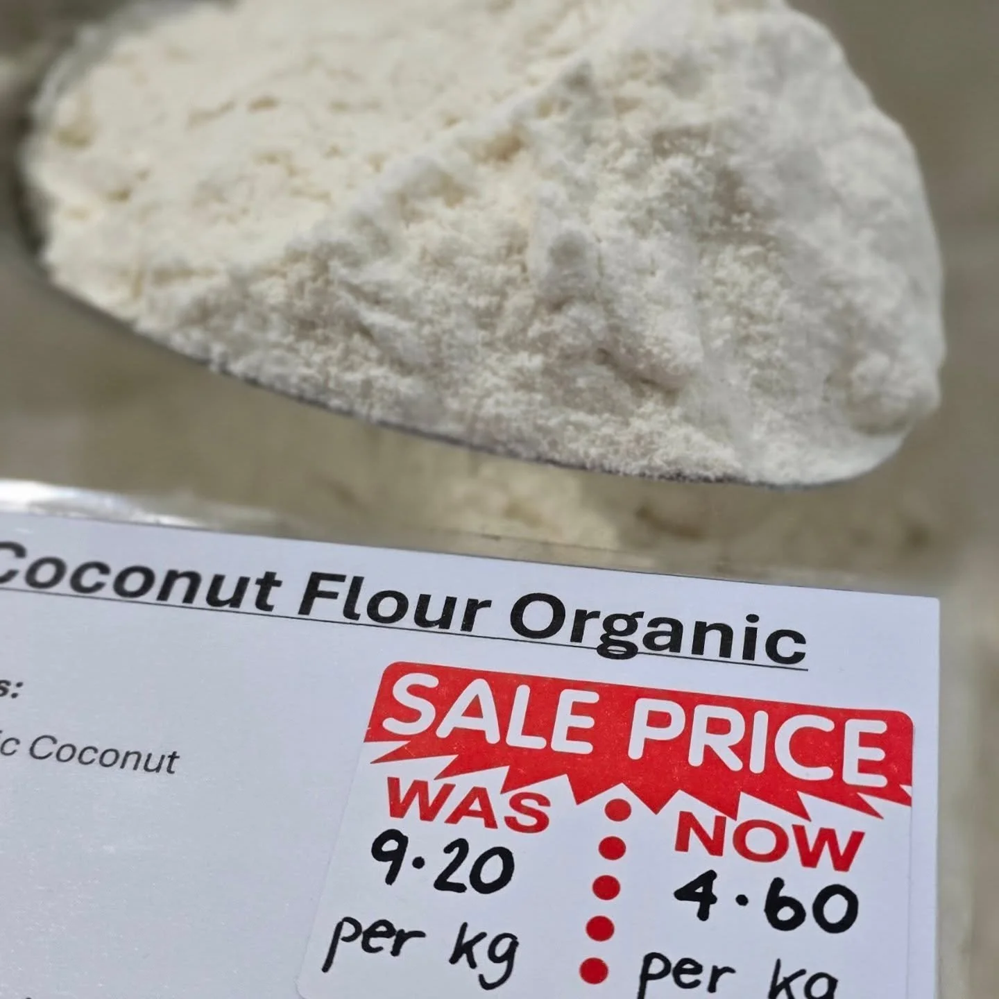 Organic Coconut Flour ON SALE 

Coconut flour is a soft, fine flour made from dried, ground coconut meat. It&rsquo;s a by-product of coconut milk production &mdash; once the milk is extracted, the leftover pulp is dried and ground into flour.

🥥 glu