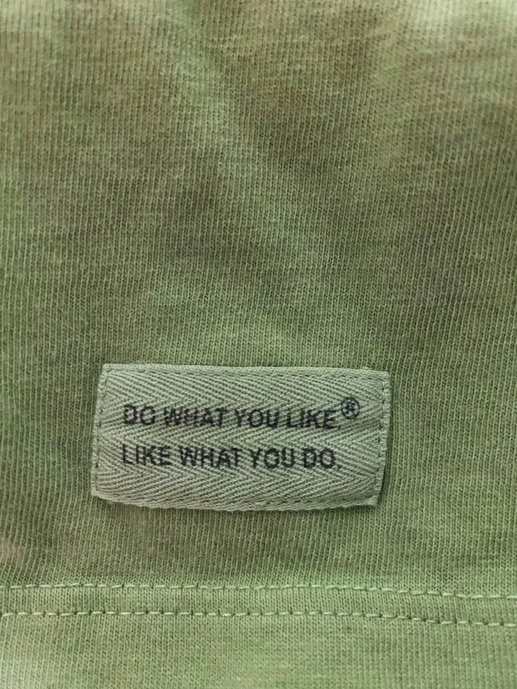 ✨ A gentle reminder. Do what you like, like what you do. It&rsquo;s giving aligned energy.

#creativefreedom #doyou #brandingvibes #sundaestudio