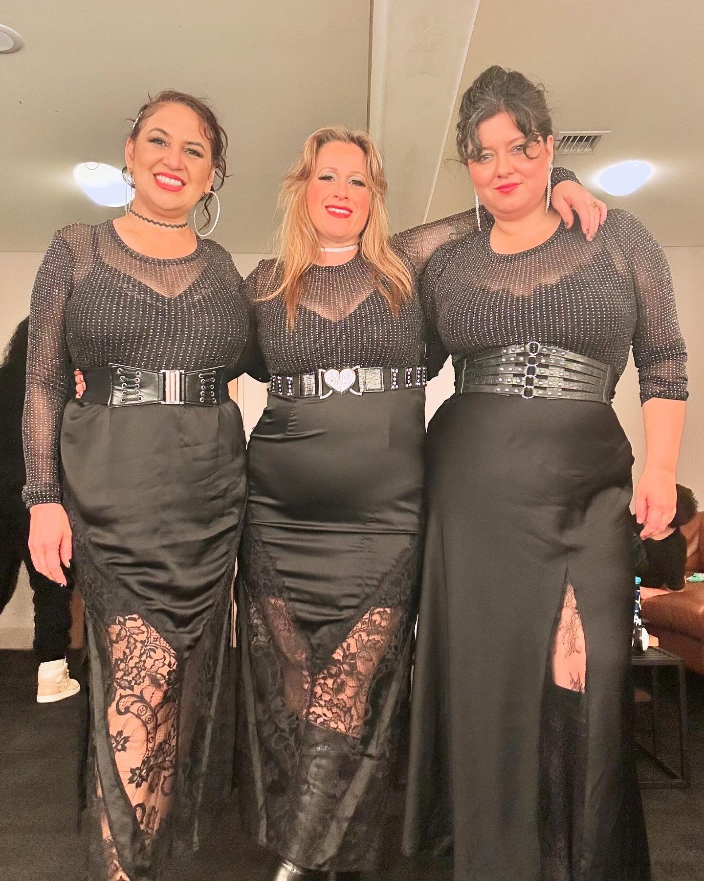 It was a hot weekend in Melbourne. With a top of 37 on the Friday and 35 on the Saturday we were grateful when the cool change swept in just before our show on Saturday! It&rsquo;s always a pleasure to be singing harmonies with these women @squeejie 