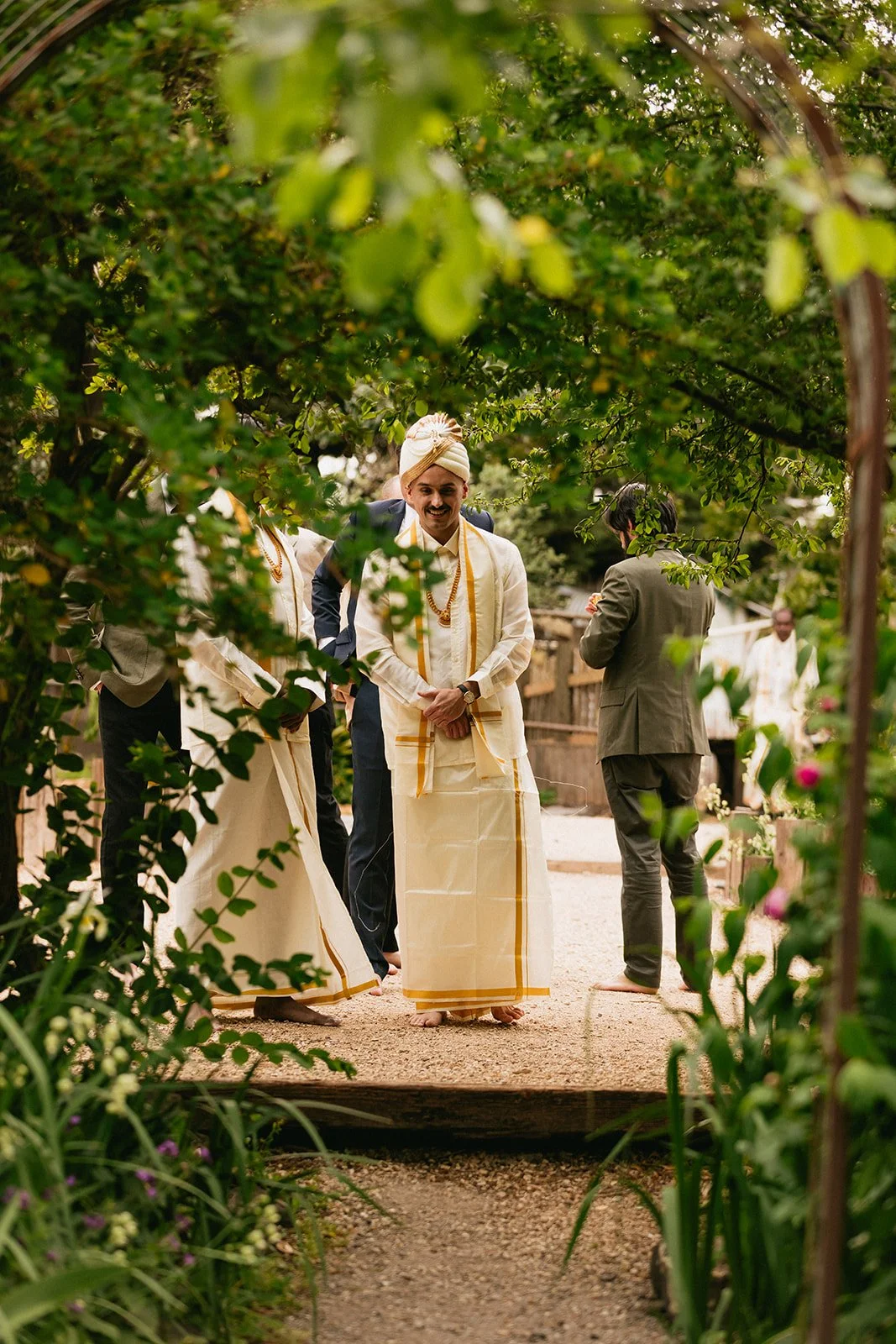 Pavi & Harry - Sneak Peek - -28.jpg