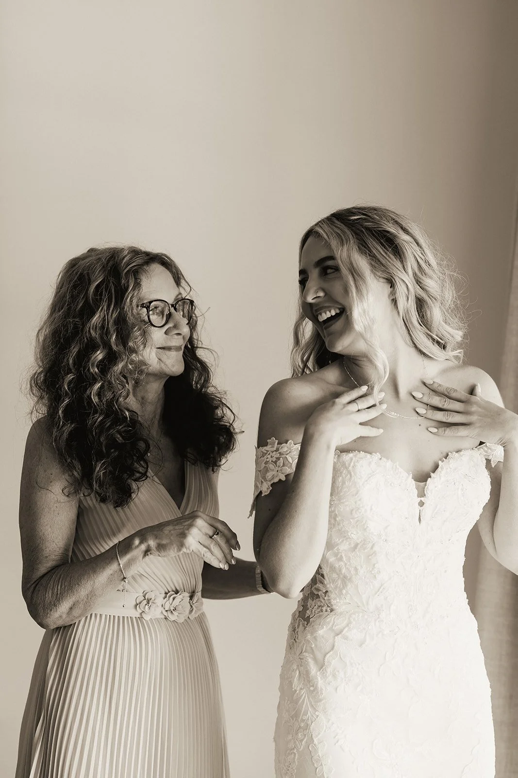 Kelly & Lorcan - Sneak Peek-15.jpg