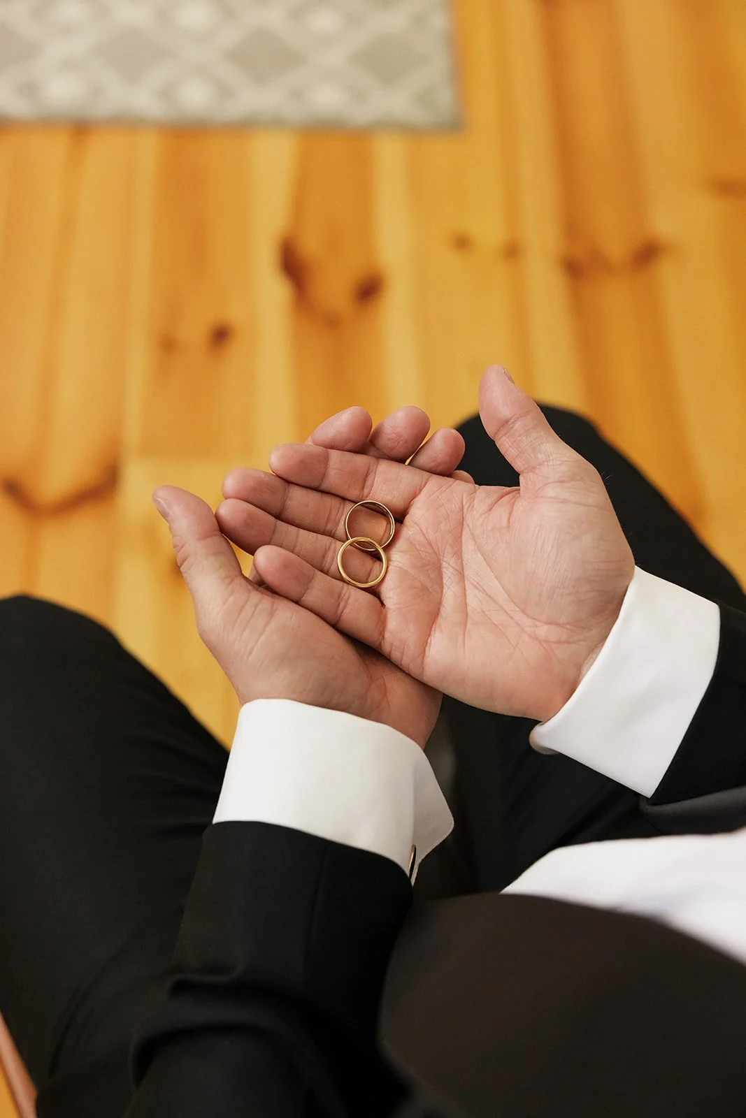 Alice & Chris - Sneak Peek - -11.jpg