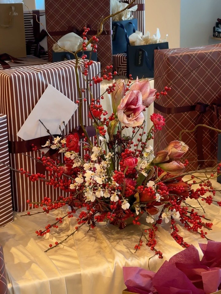 a few details from our work for the @utahmammoth Holiday party ❣️ thank you @hunni.hour for having us and @lumiereutah for being a joy to work with always 💌