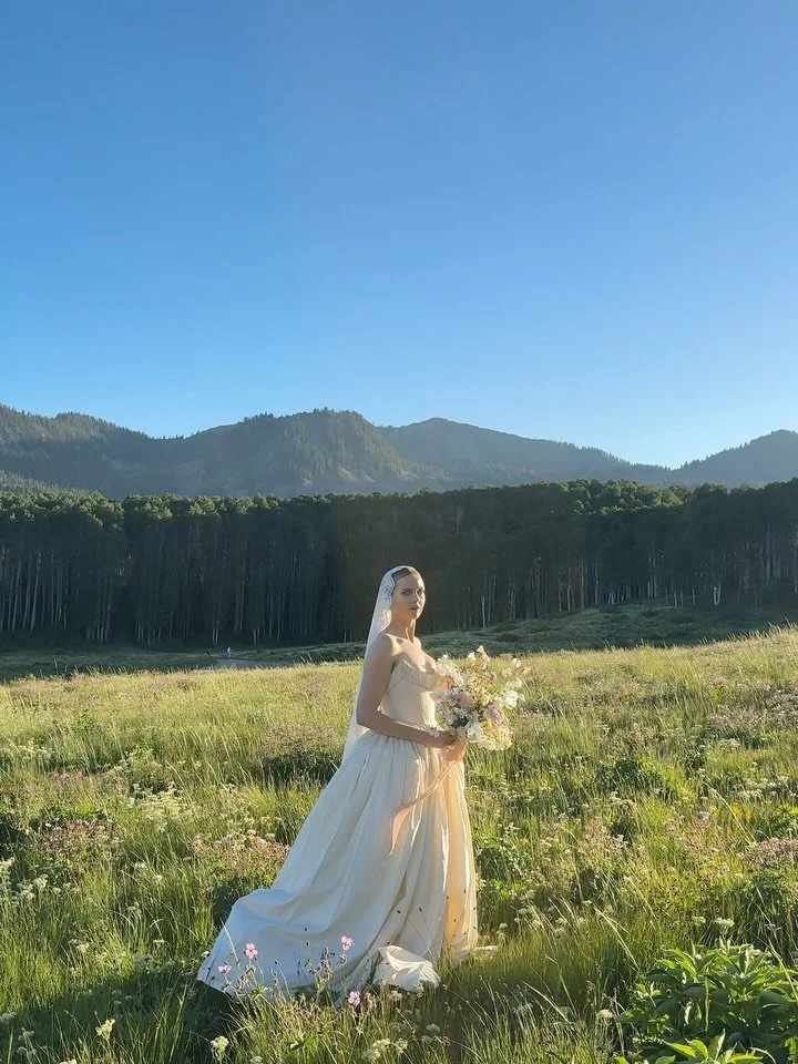 an evening in the mountains with @savannahbphotos &amp; @wildpinescollective 

with 
@taylarmadedresses 
@hopevm @_andrewbooth