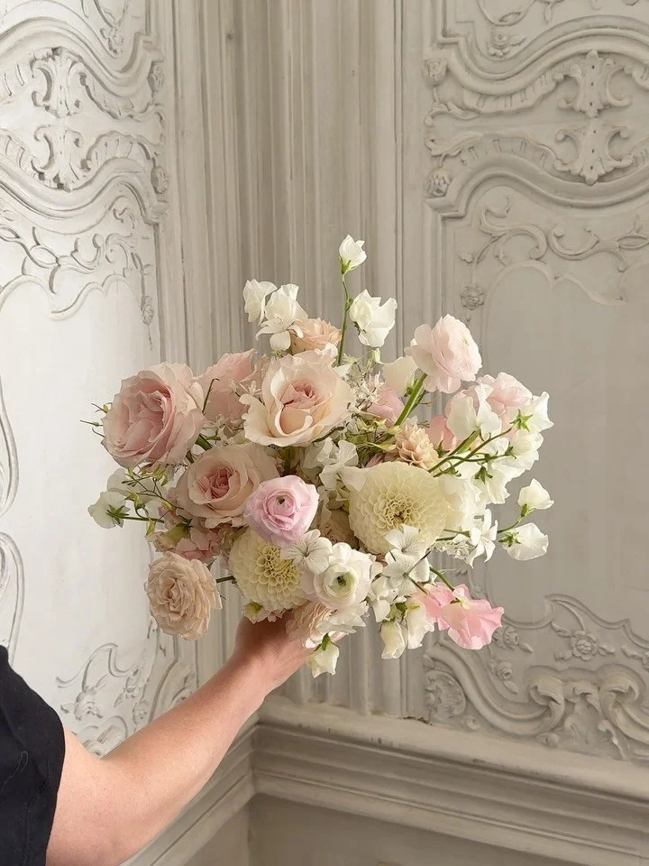 a bouquet full of all the classics 💞