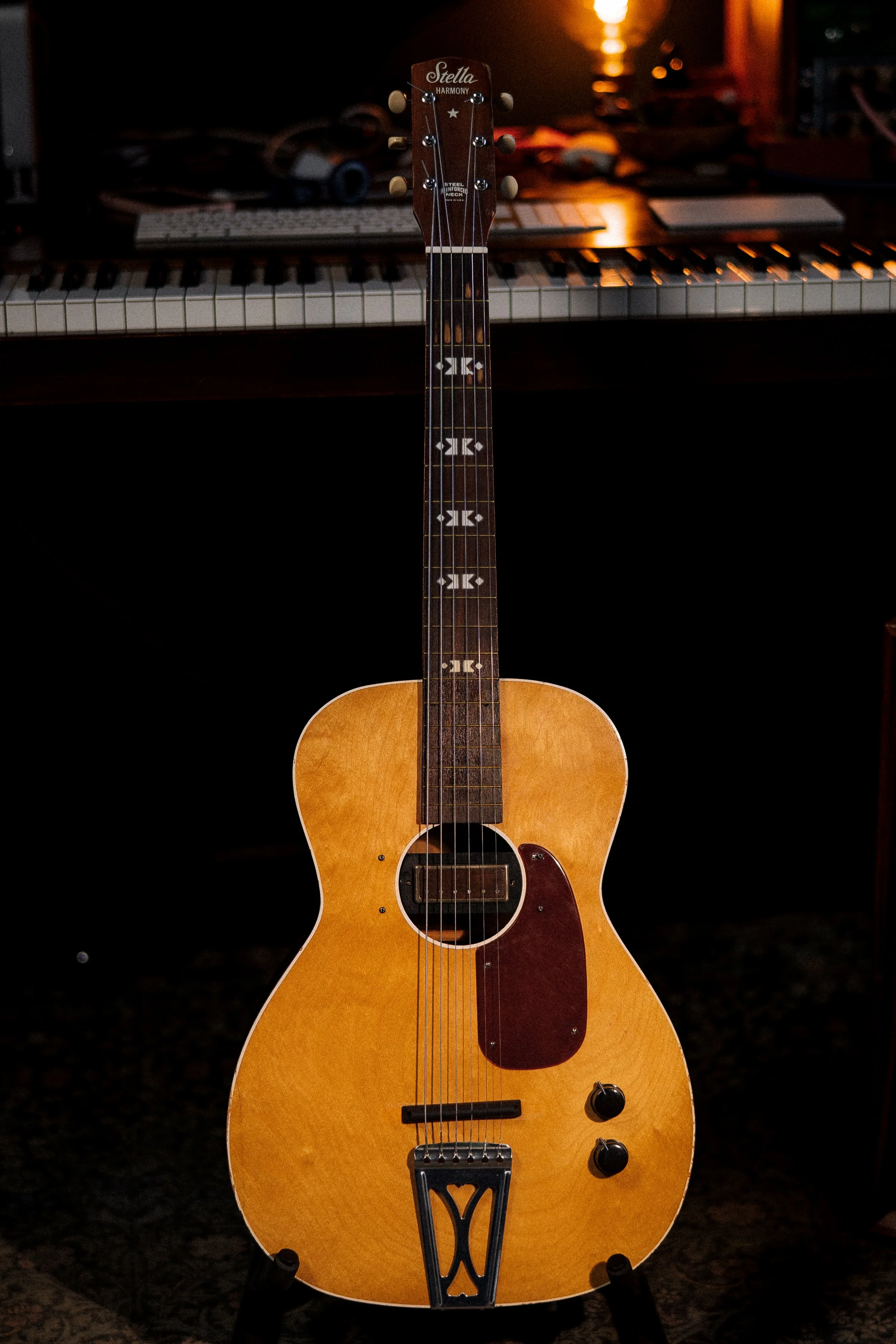 Mood Guitars Harmony Stella Vintage Rubber Bridge-28.jpg