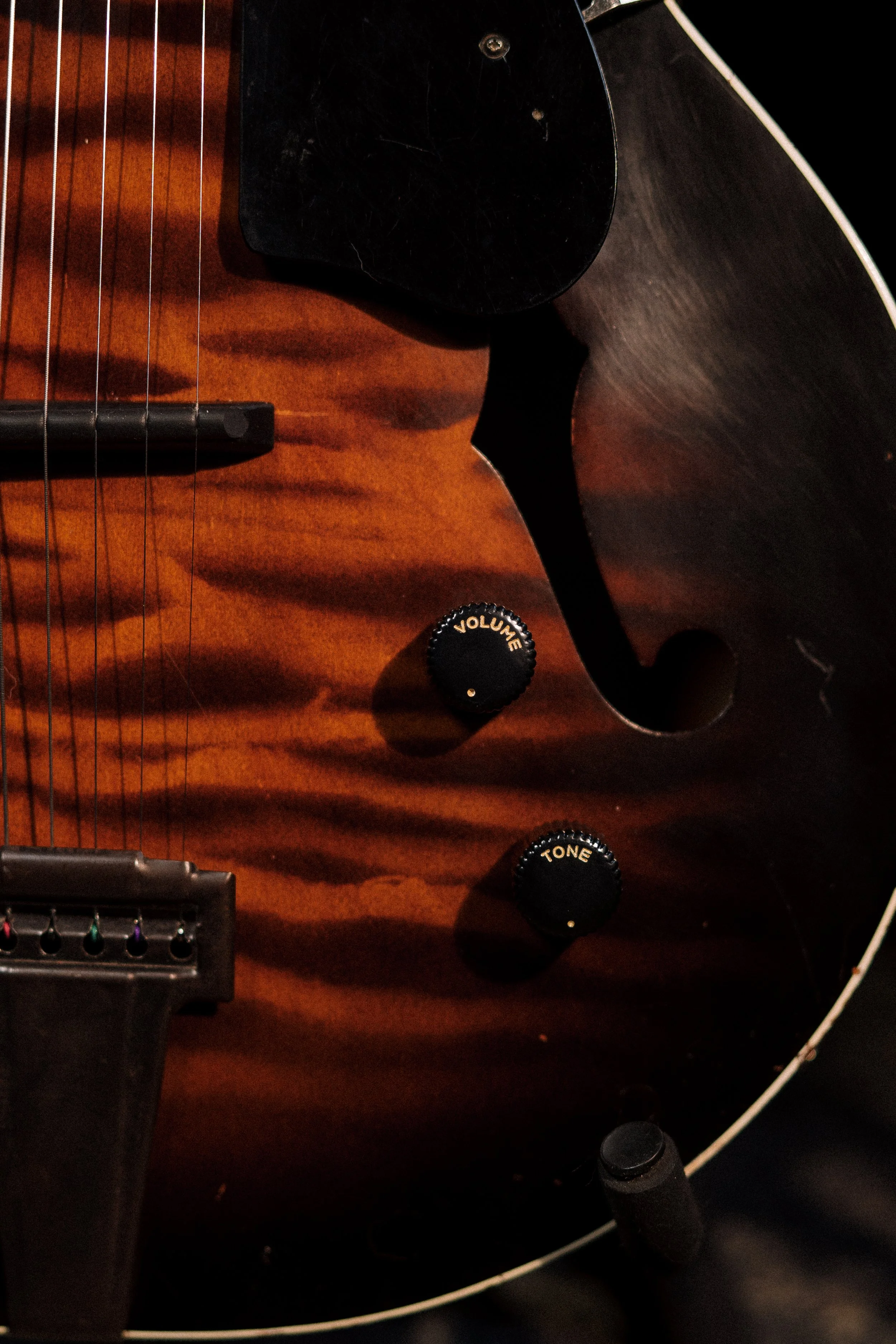 Mood Guitars Harmony Stella Vintage Rubber Bridge-4.jpg