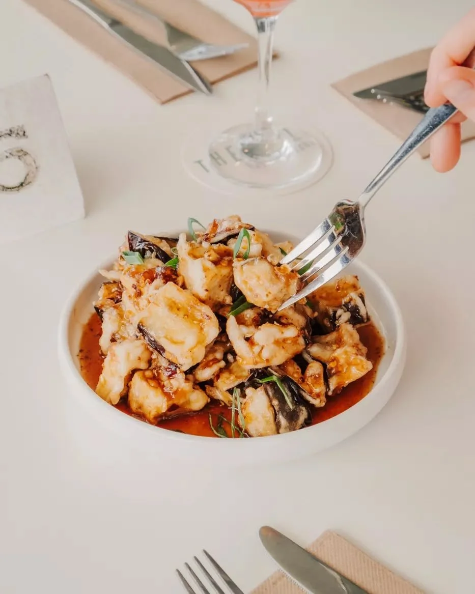 A little crunch, a little spice, and a lot of flavour. That&rsquo;s our crispy eggplant bites. Do yourself a favour and order them next time&nbsp;🙌