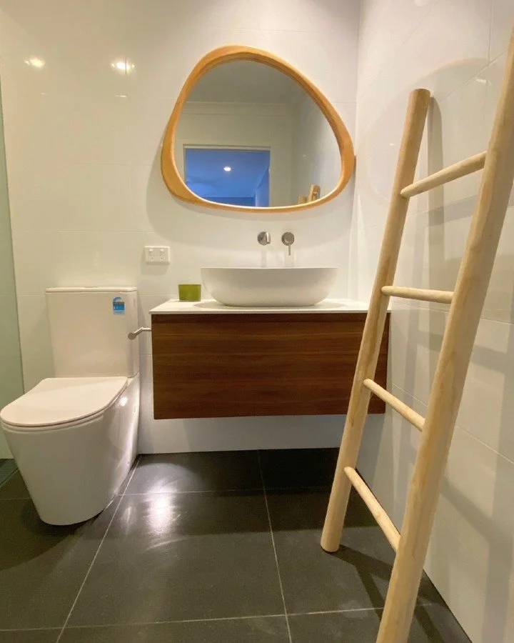 ✨ Val Ct Bathroom Elegance ✨

Minimalist, modern, and warm... this Val Ct bathroom renovation is a perfect balance of function and style.

The floating timber vanity paired with a vessel basin and a statement mirror creates a sleek yet inviting desig