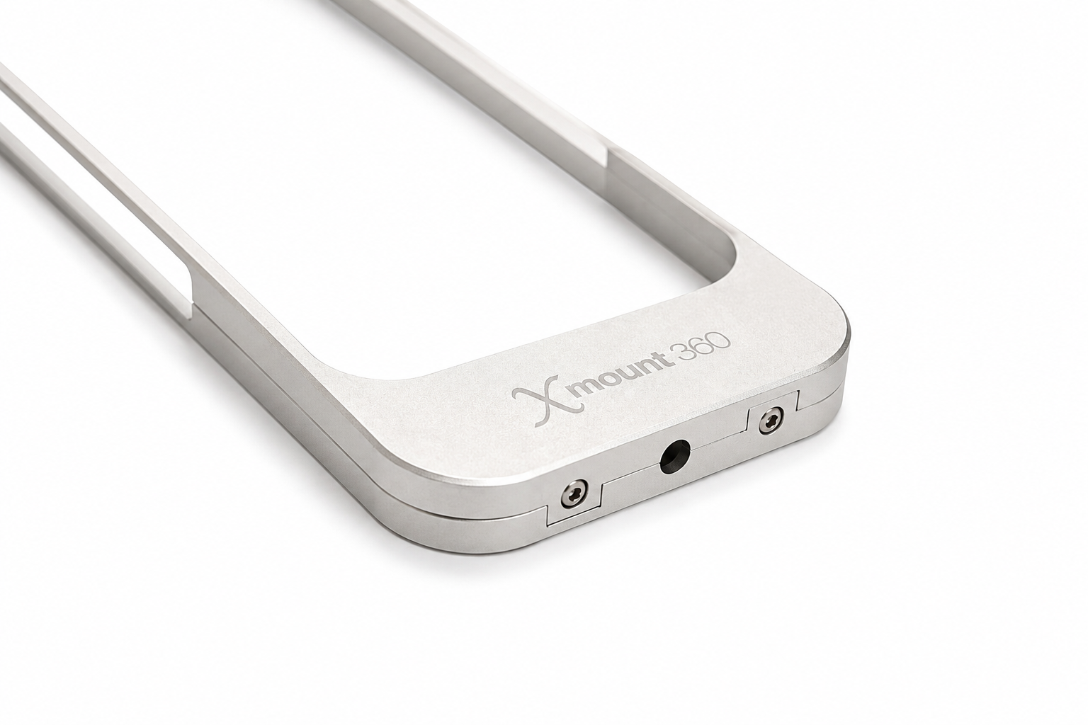 Xmount360-Demo-Cage-for-iPhone17-Pro_Bottom_CU.png