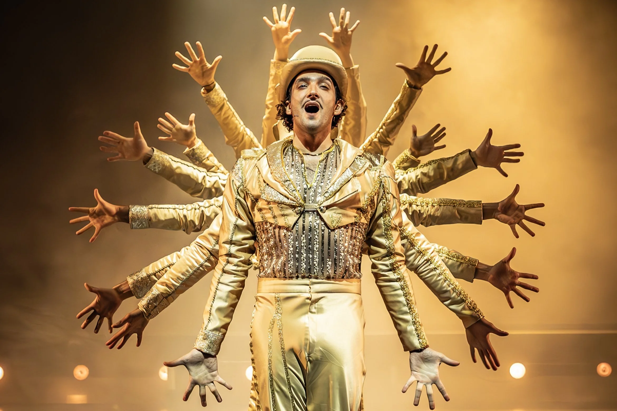 A Chorus Line (2024), Curve Leicester Review
