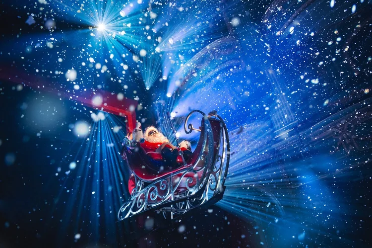 Martyn Ellis as Santa in ELF the Musical, Credit Matt Crockett 2.jpeg