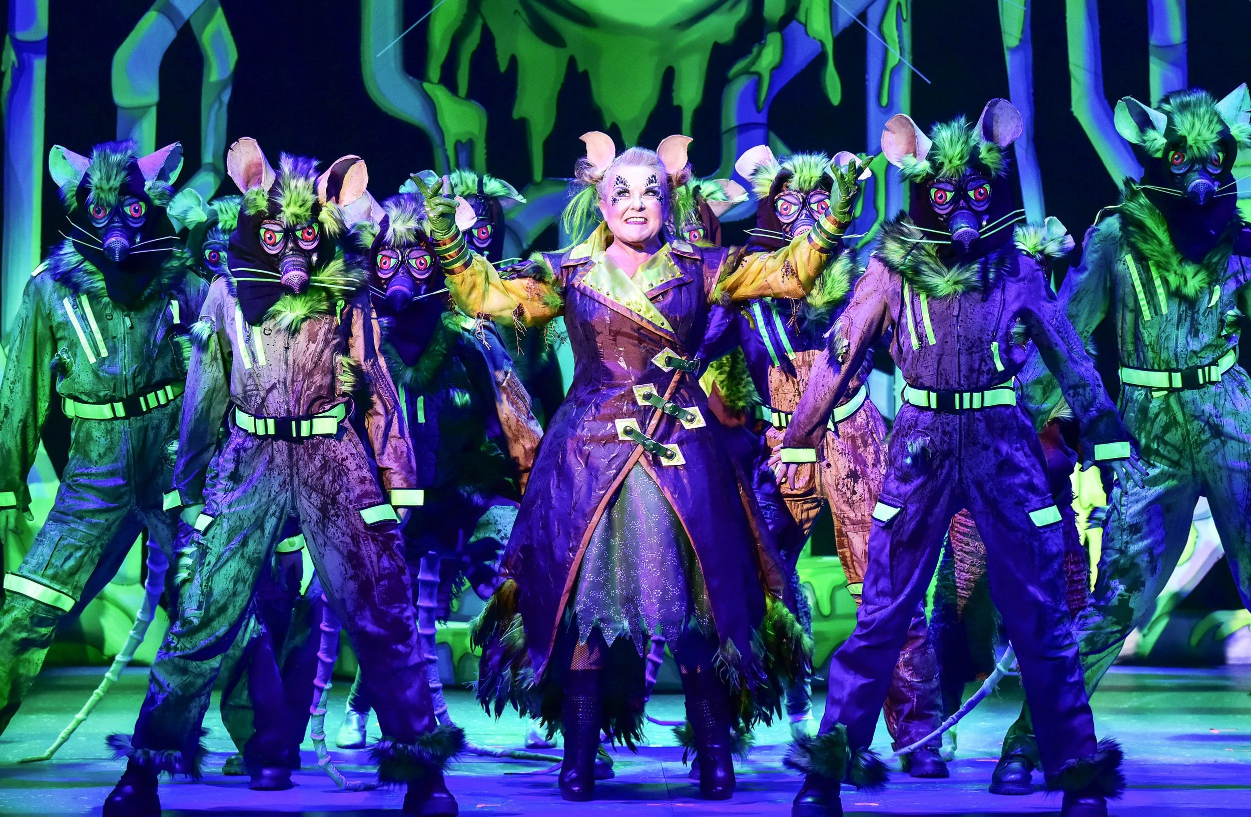 DW25-7794-_RobertDay-lr Wendi Peters - Queen Rat.jpg