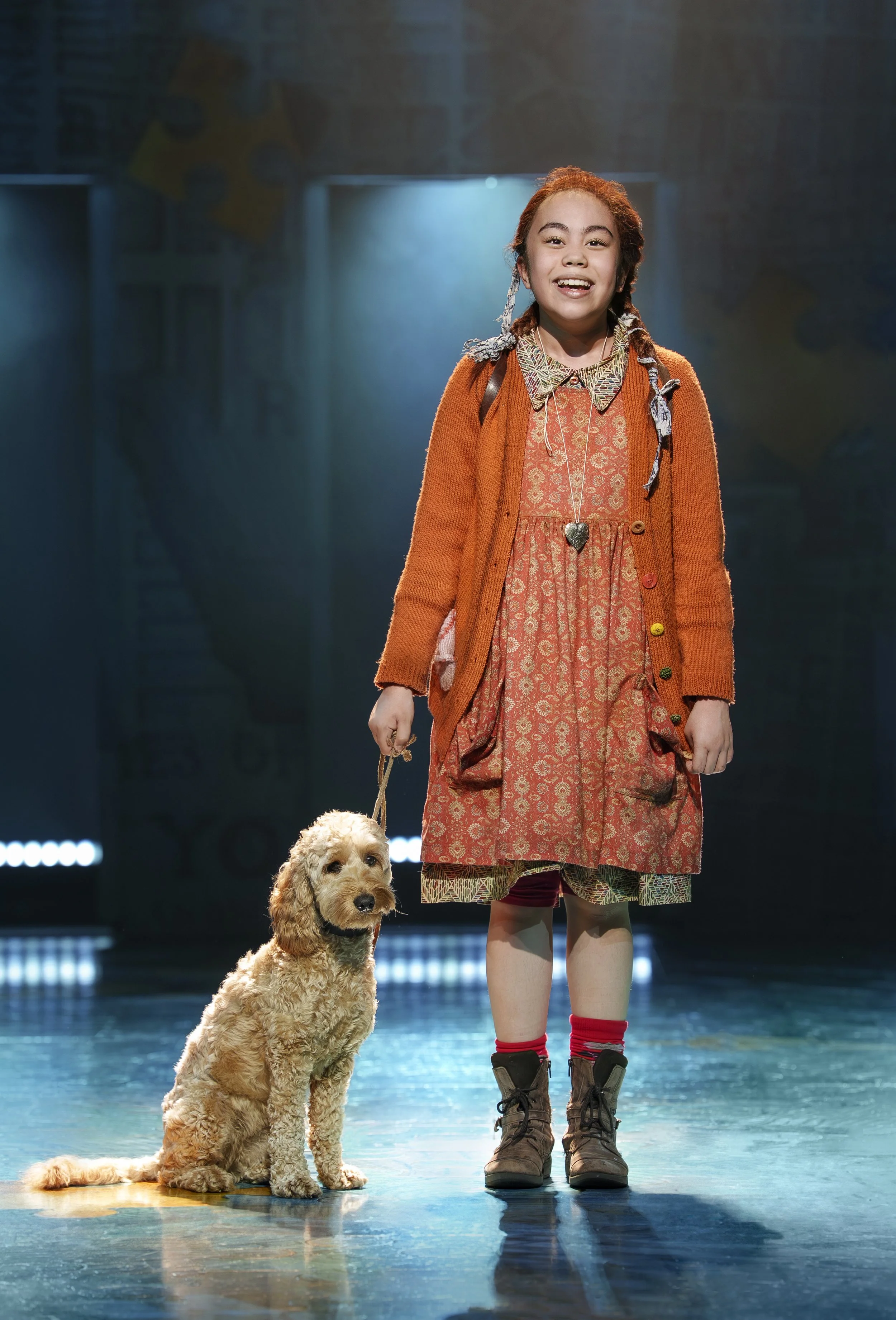 ANNIE. Victoria Alsina (Annie) and Dizzy (Sandy). Photo by Paul Coltas.jpg