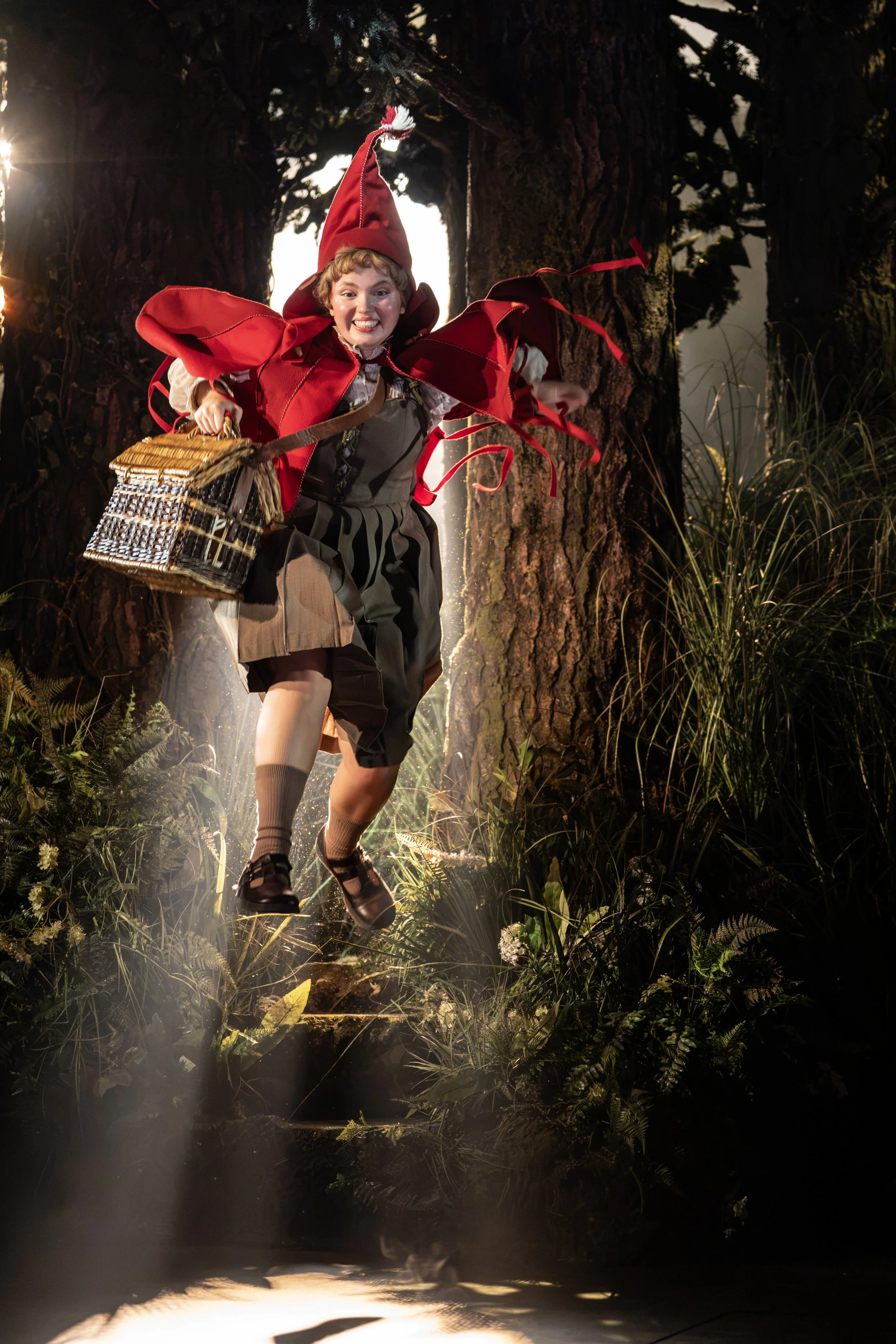 Gracie McGonigal (Little Red Ridinghood) - credit Johan Persson.jpg
