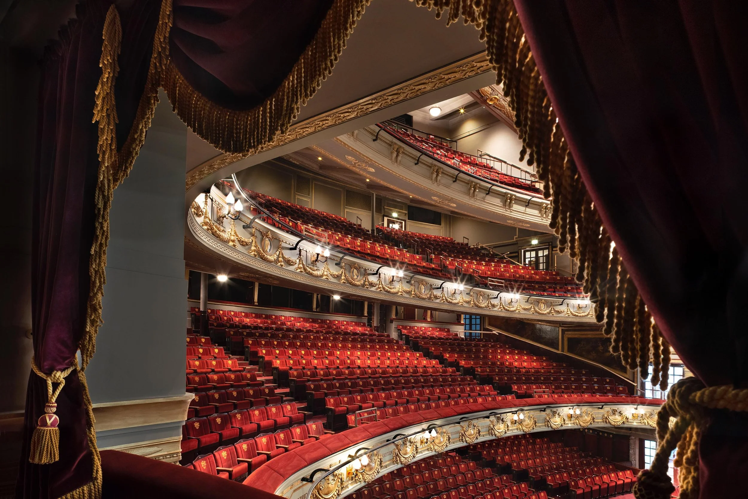 Four Ghosts That Haunt Britain’s Theatres