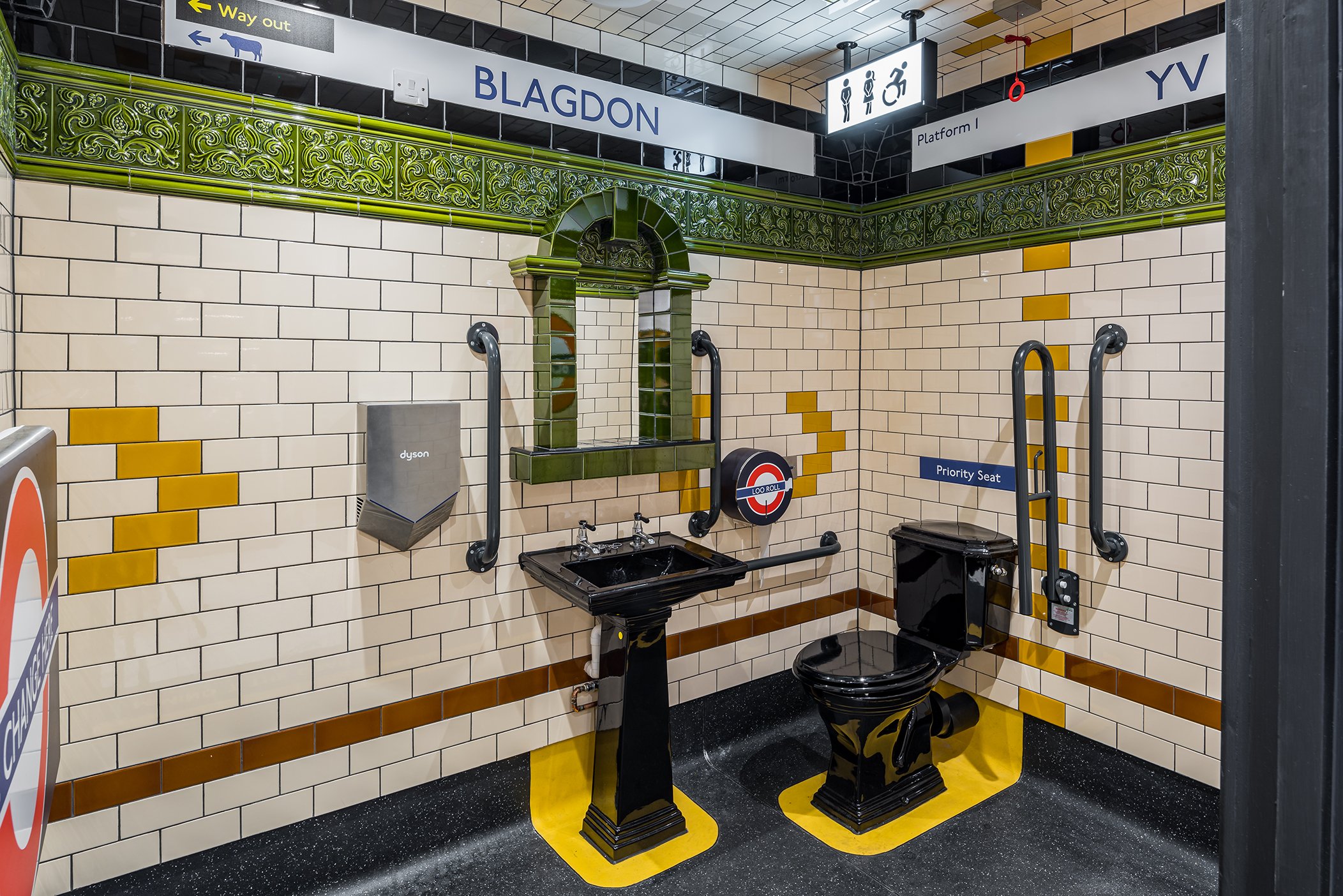 Yeo Valley_Queensway_Tube Station WC 02.jpg