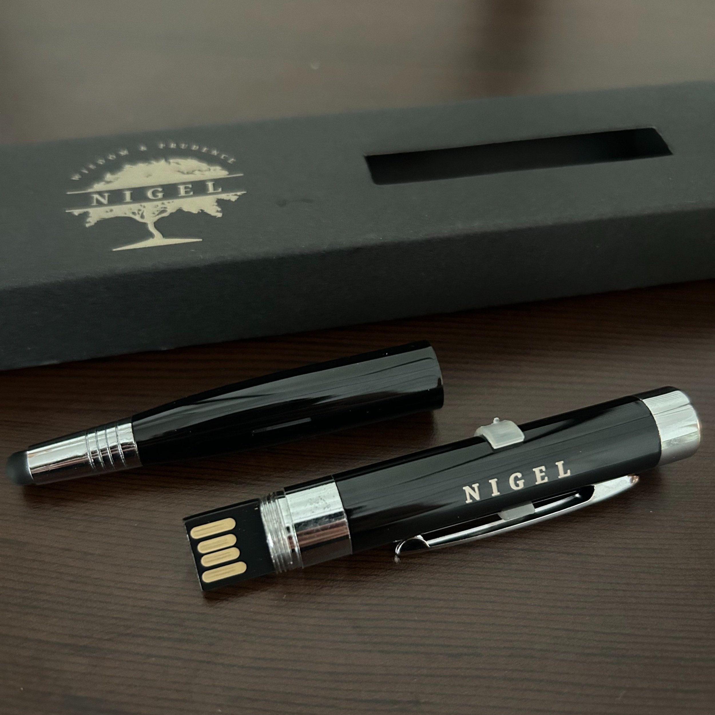 Pen+Thumbdrive.jpg