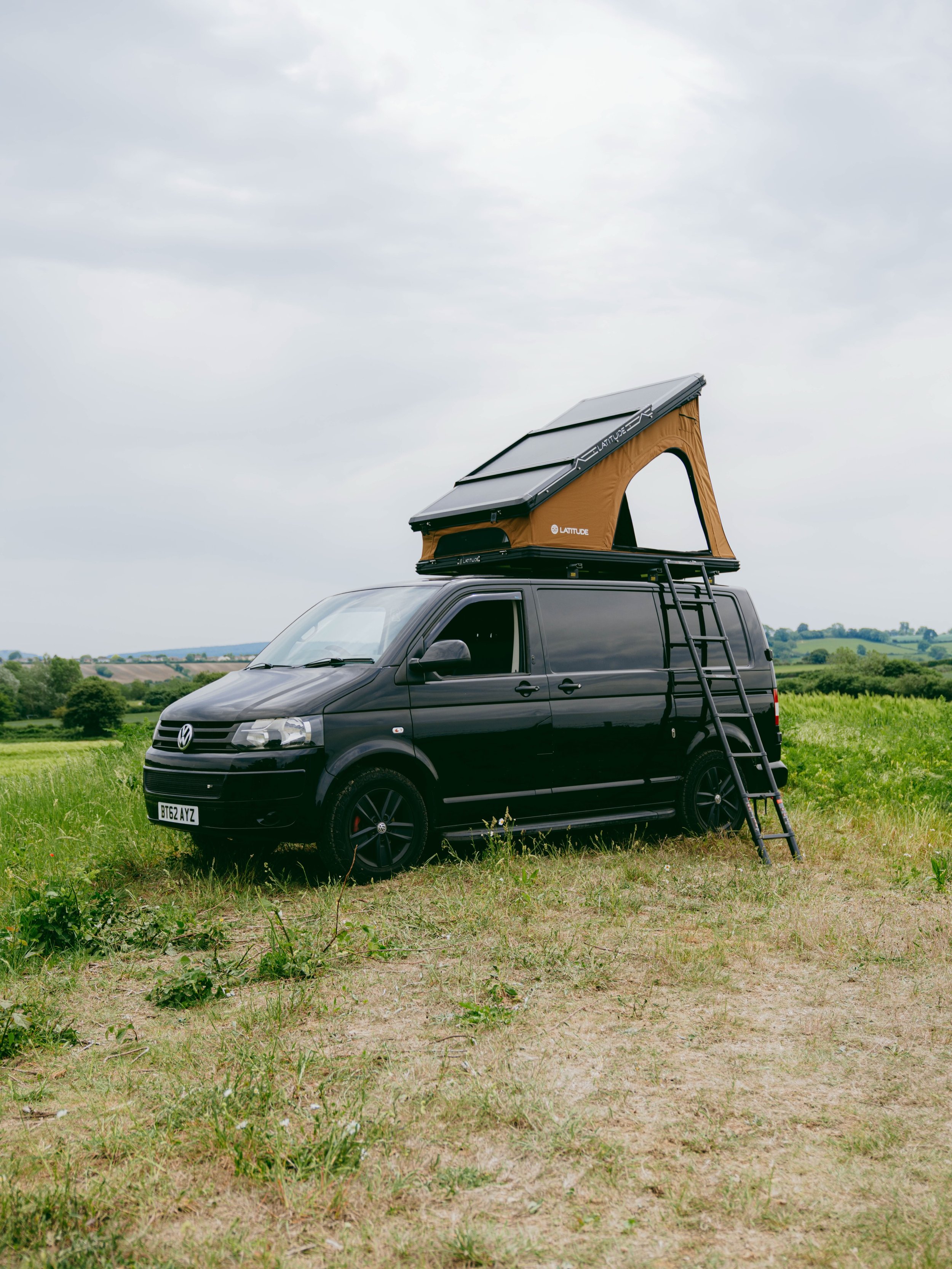 The Explorer! Now available in &lsquo;Tan&rsquo; 

We did think about calling it Sun-Cured Andalusian Saddle Hide, or Toasted Oatmilk Desert Linen. But felt Tan got the point across. #latitudetents