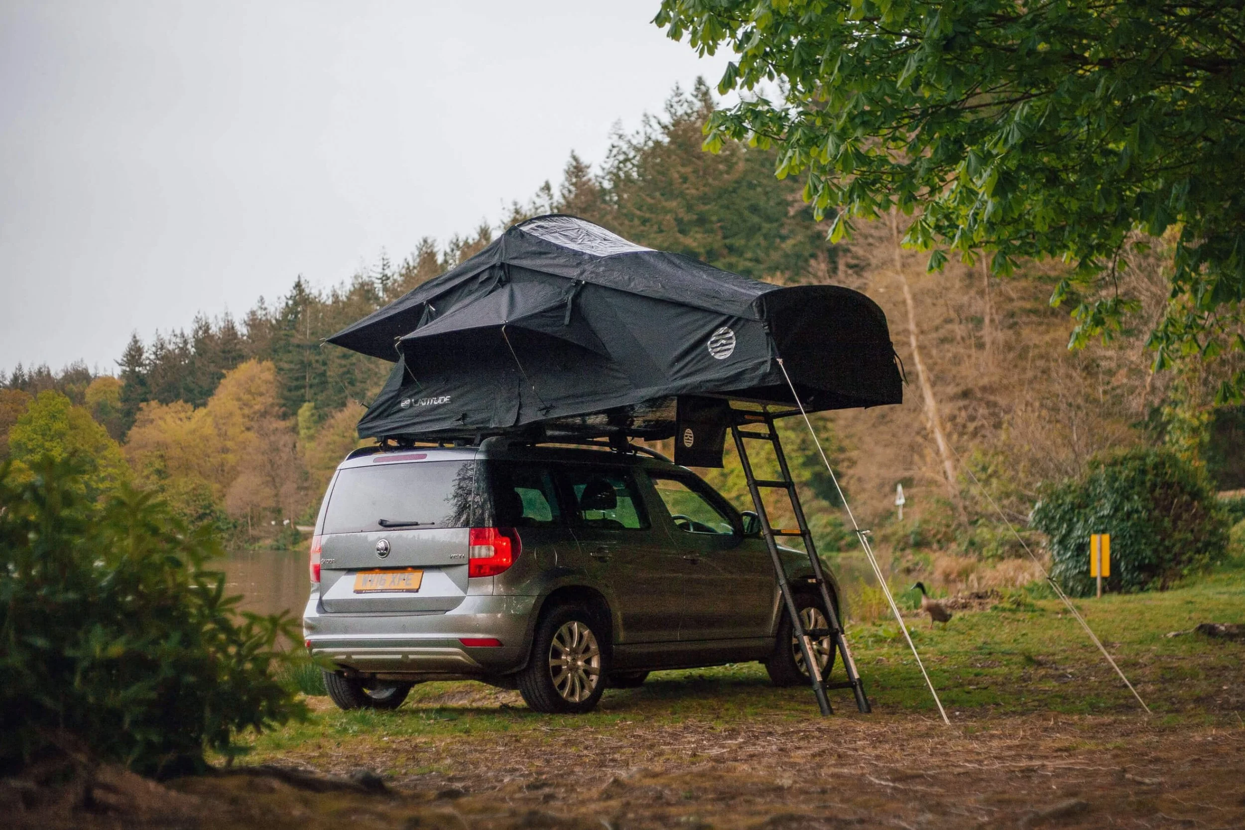 roof tent on car black 3.jpg