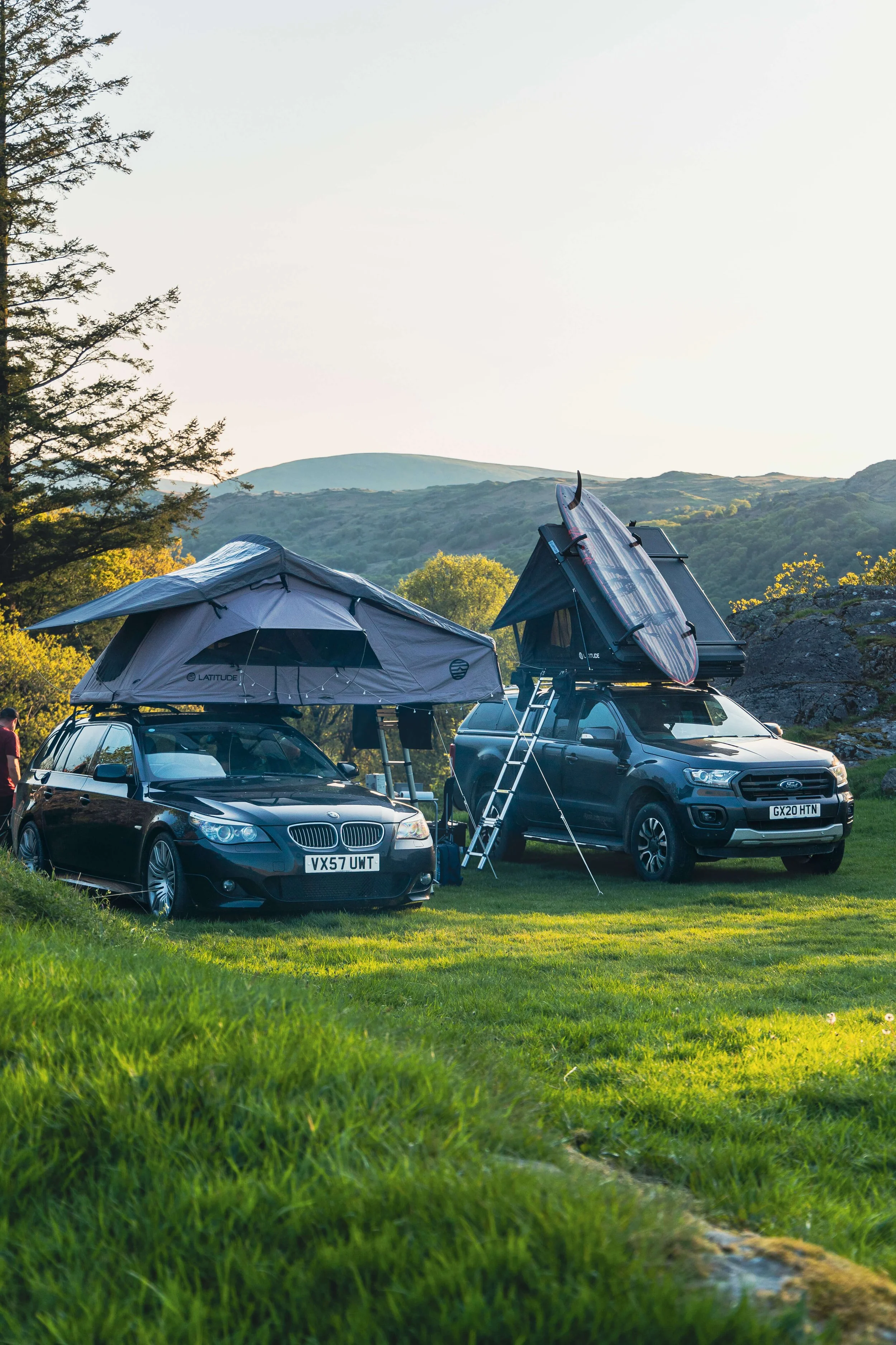 roof tent on bmw car road trip with friends in rooftents
