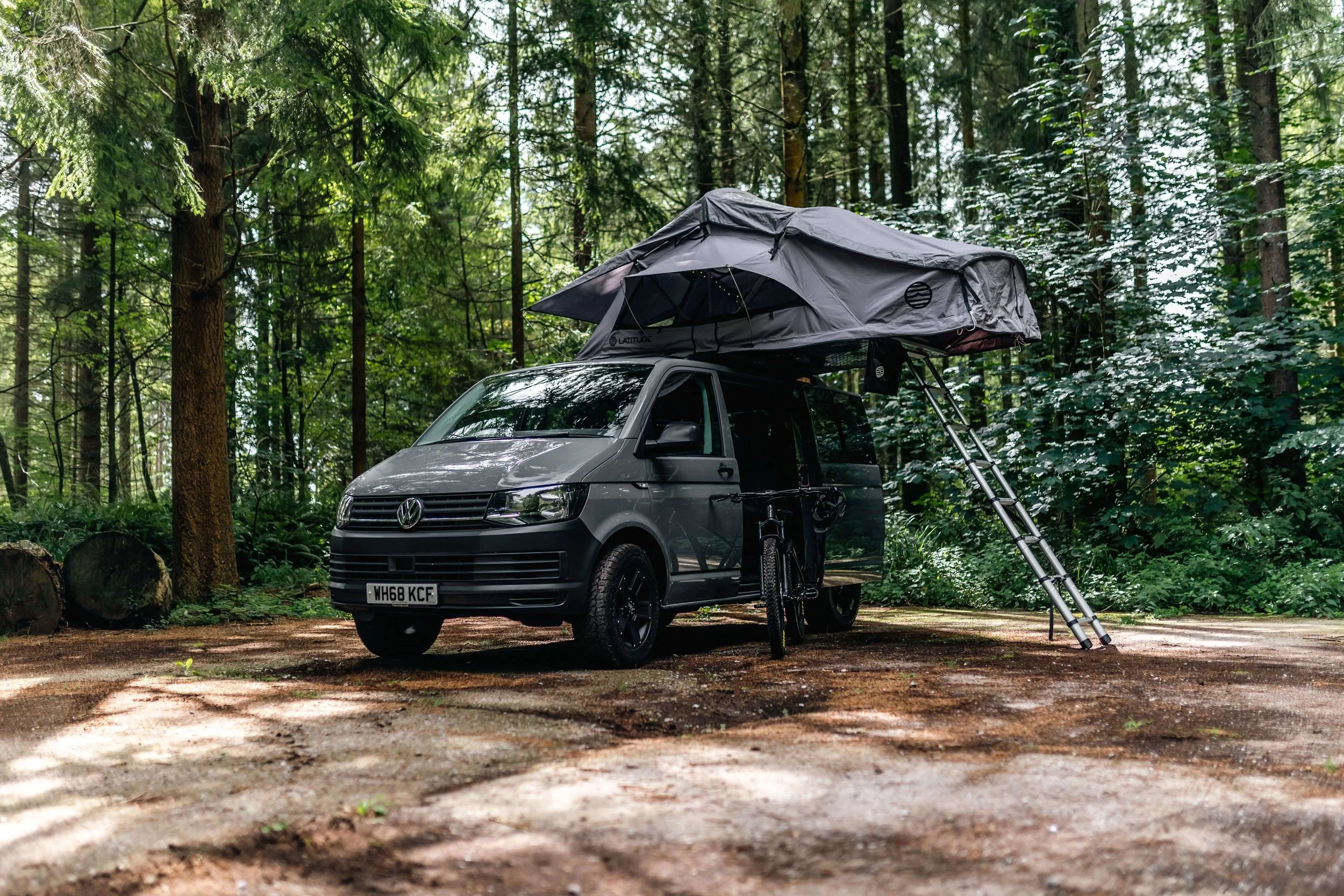 roof tent on car grey 5.jpg