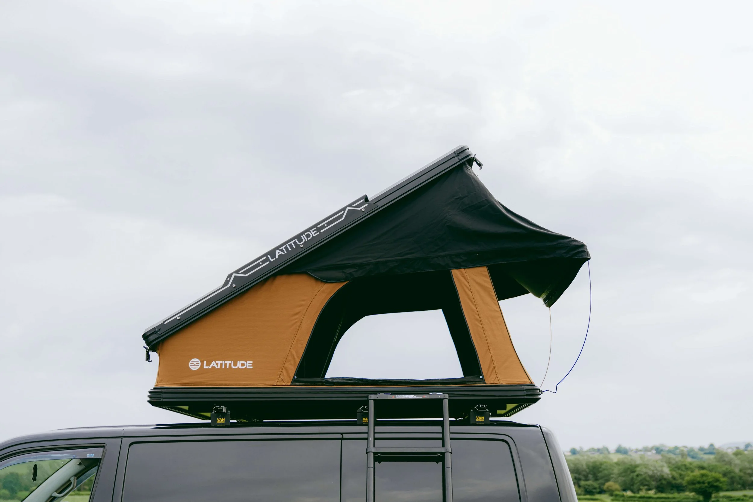 Hard shell roof tent 17.jpg