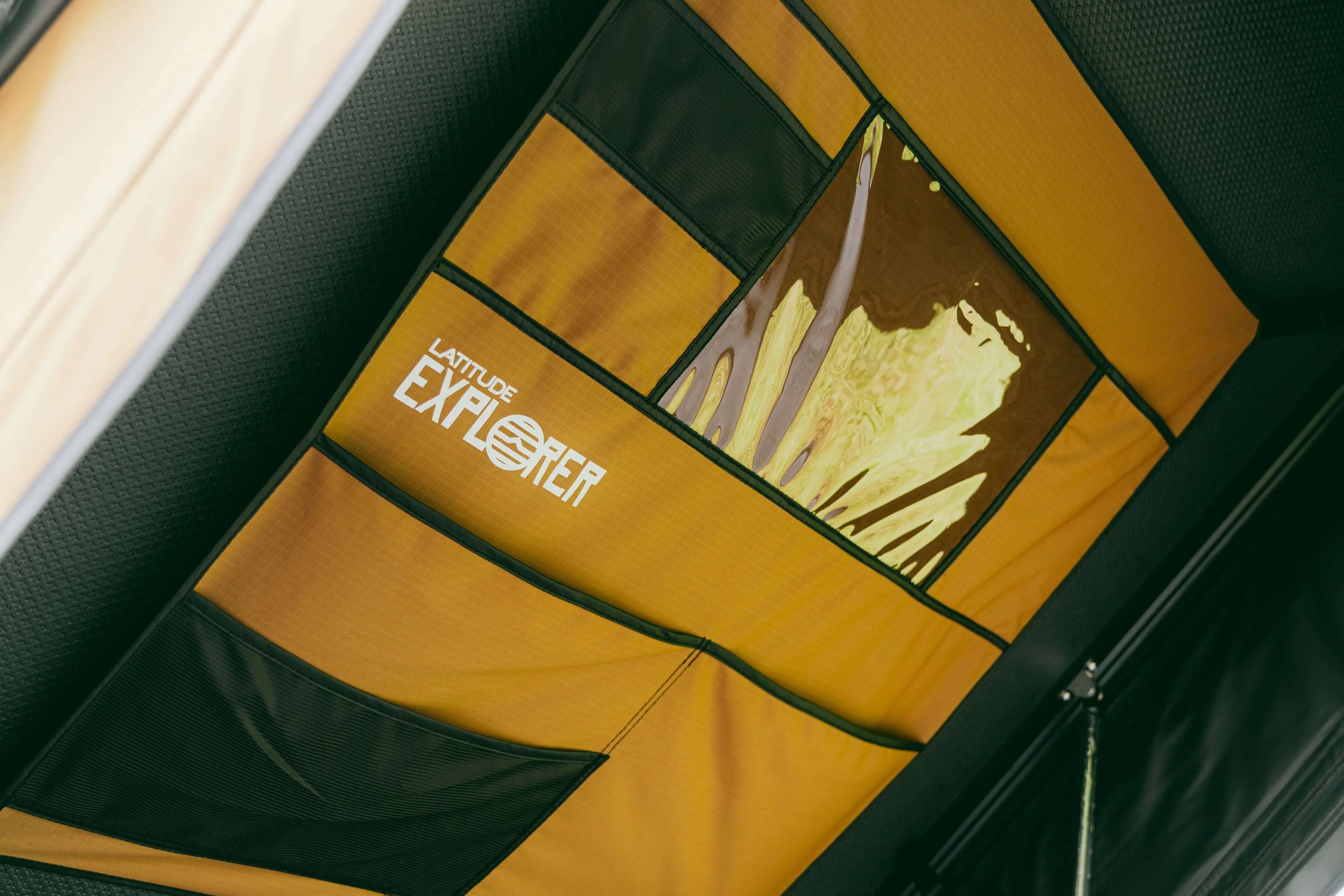 Hard shell roof tent 14.jpg