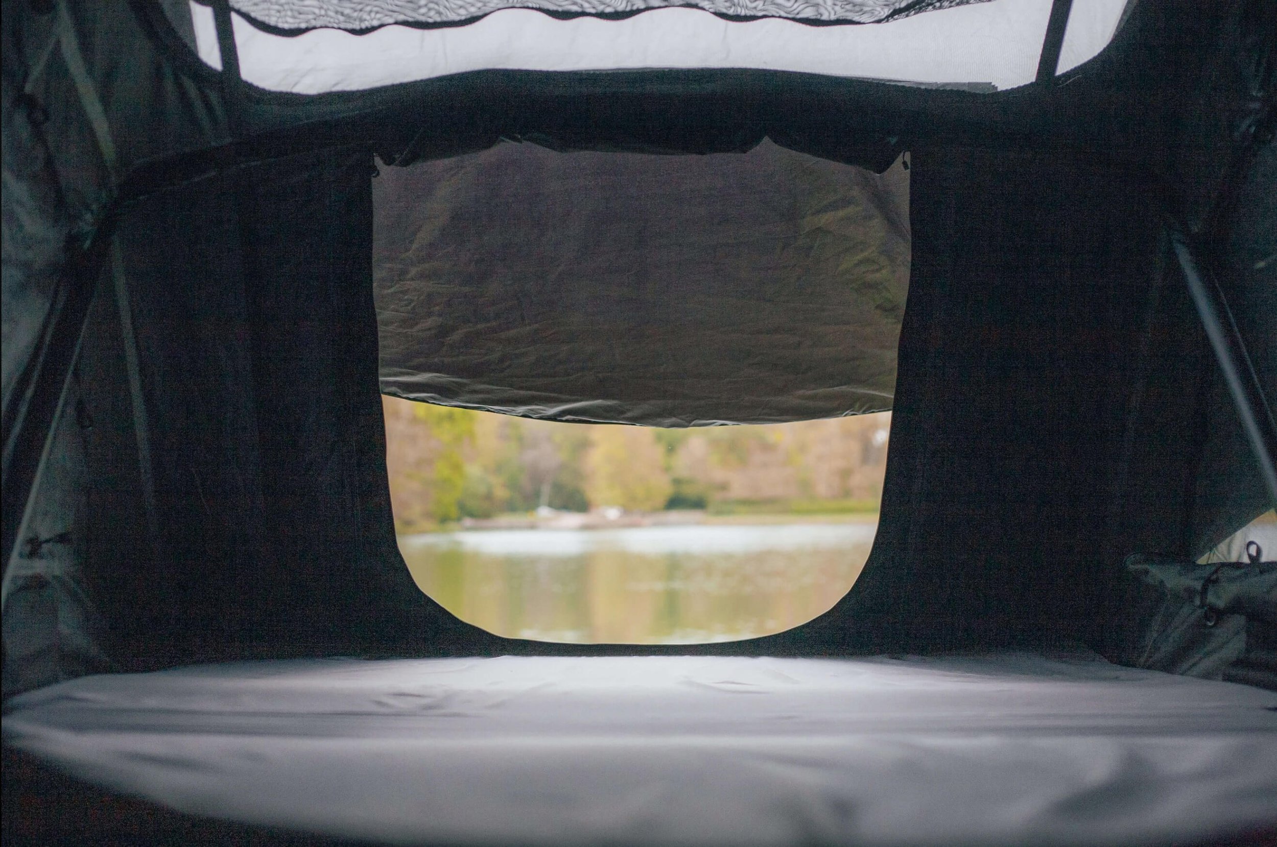 roof tent on car black 5.jpg