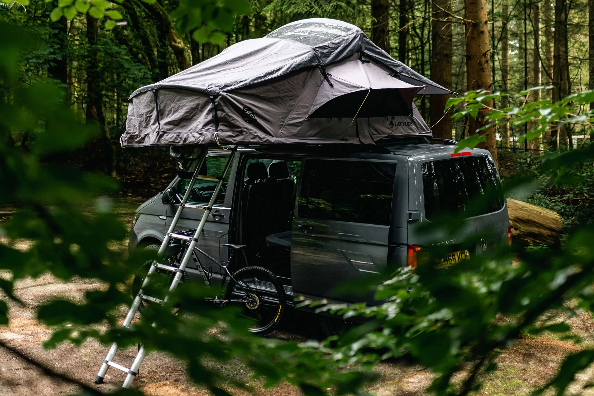 roof tent on car grey 4.jpg