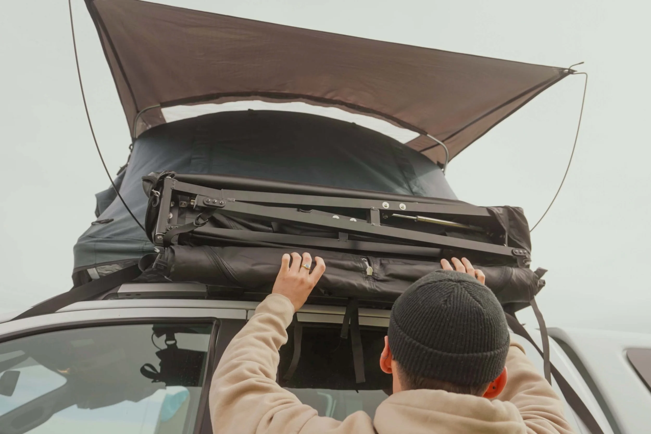 Wingman Shower Awning opening when camping for van or 4x4