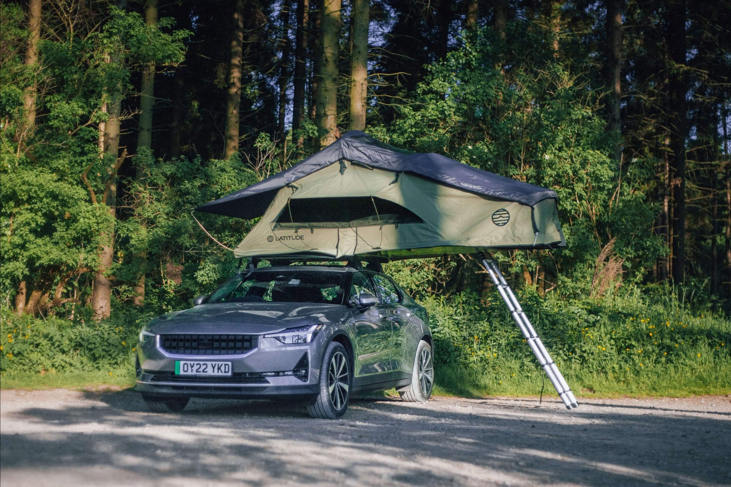 roof tent on car green 1.jpg