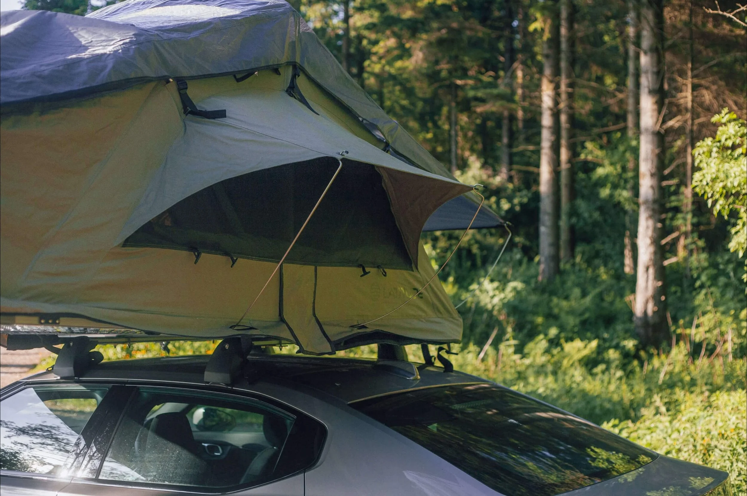 roof tent on car green 8.jpg
