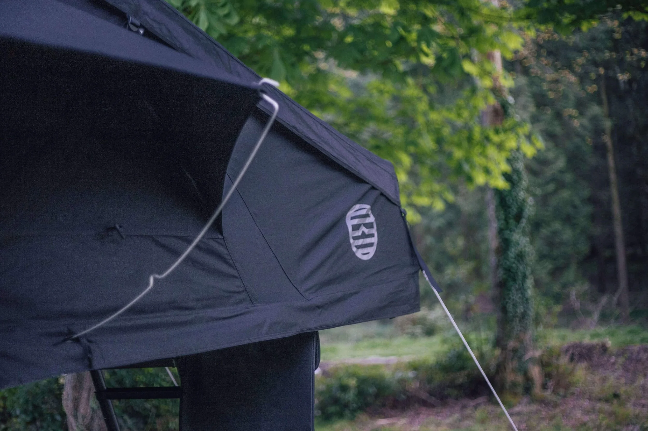 roof tent on car black 6.jpg
