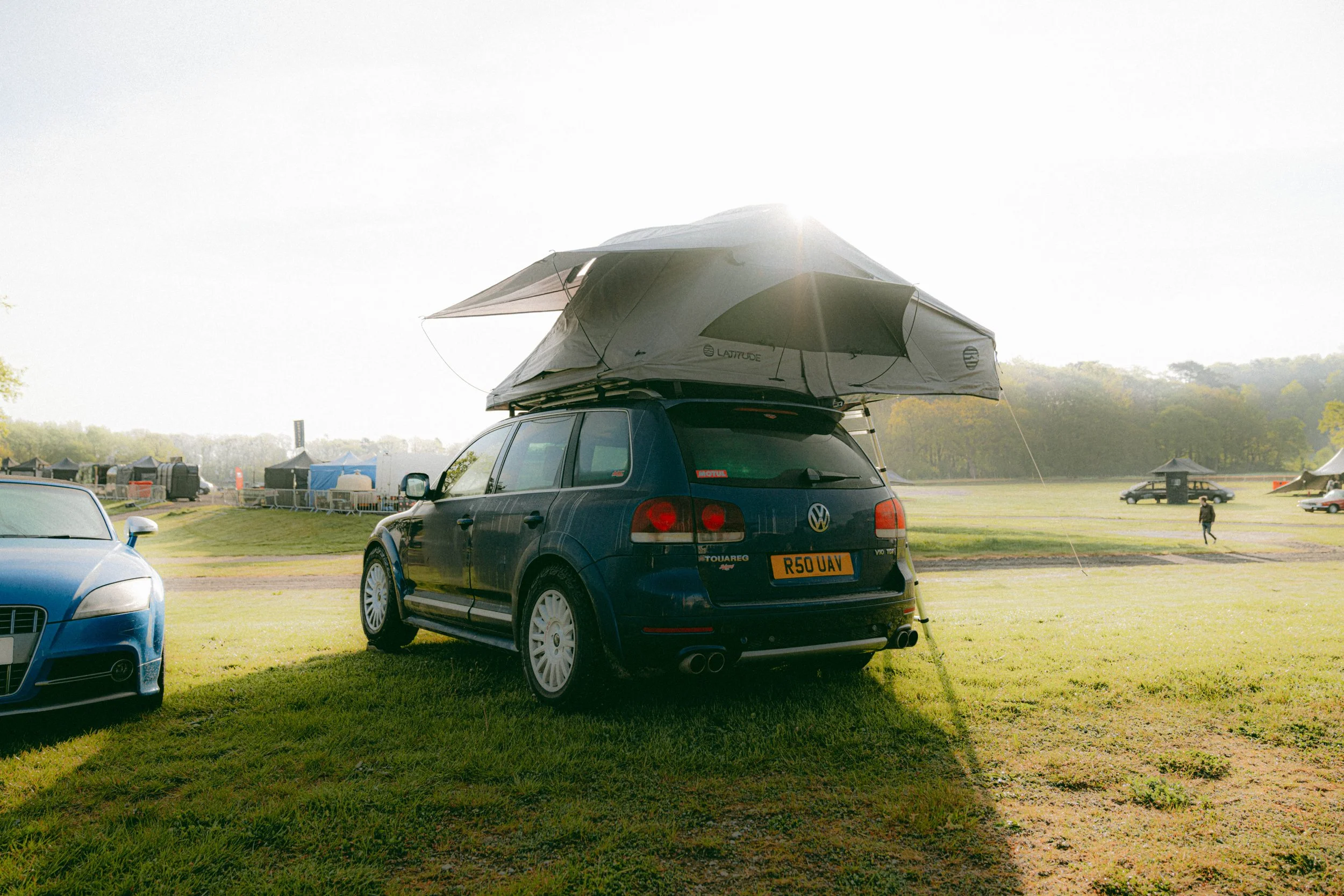 soft shell roof tent on Touareg suv 4x4