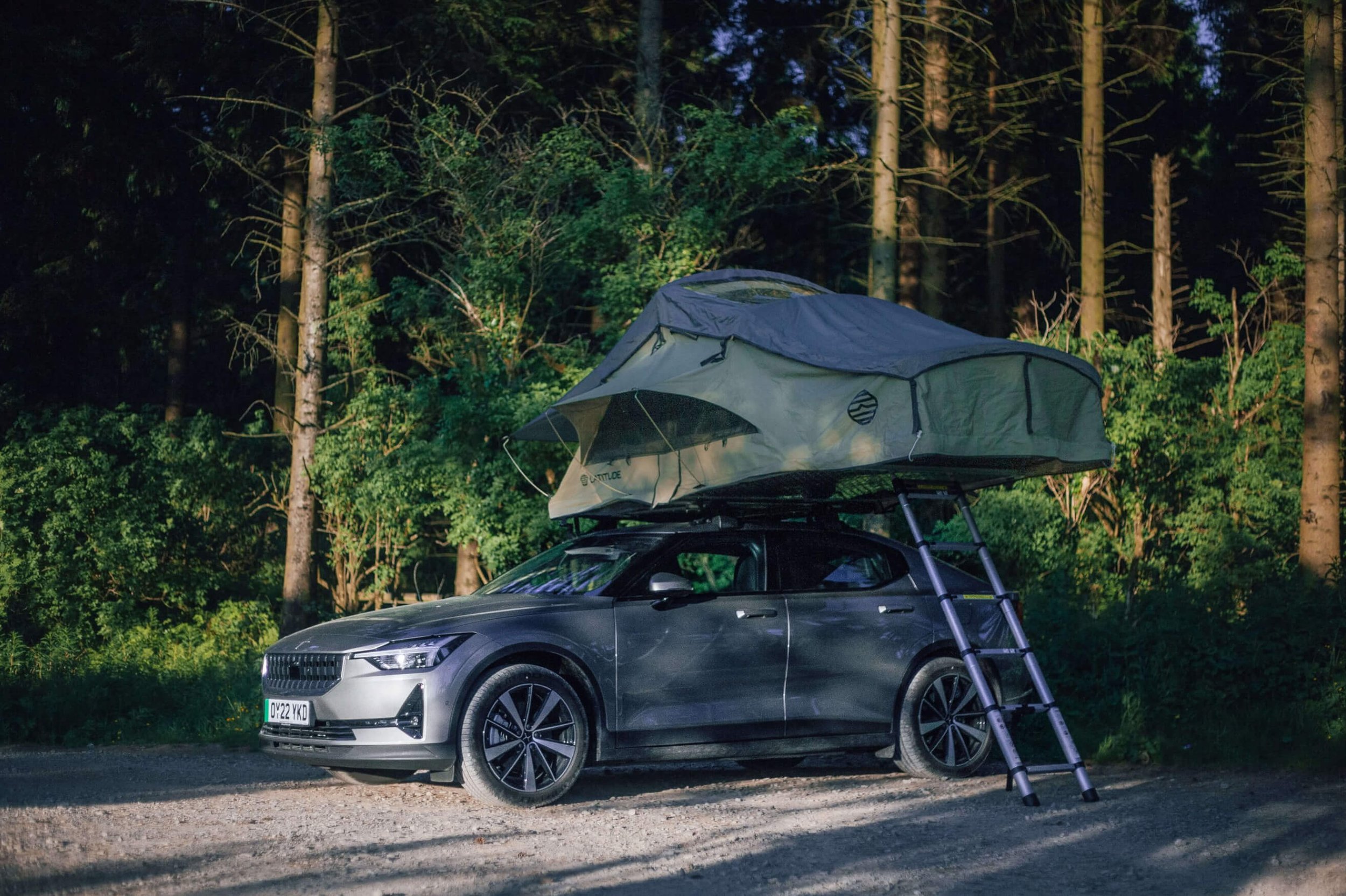 roof tent on car green 3.jpg