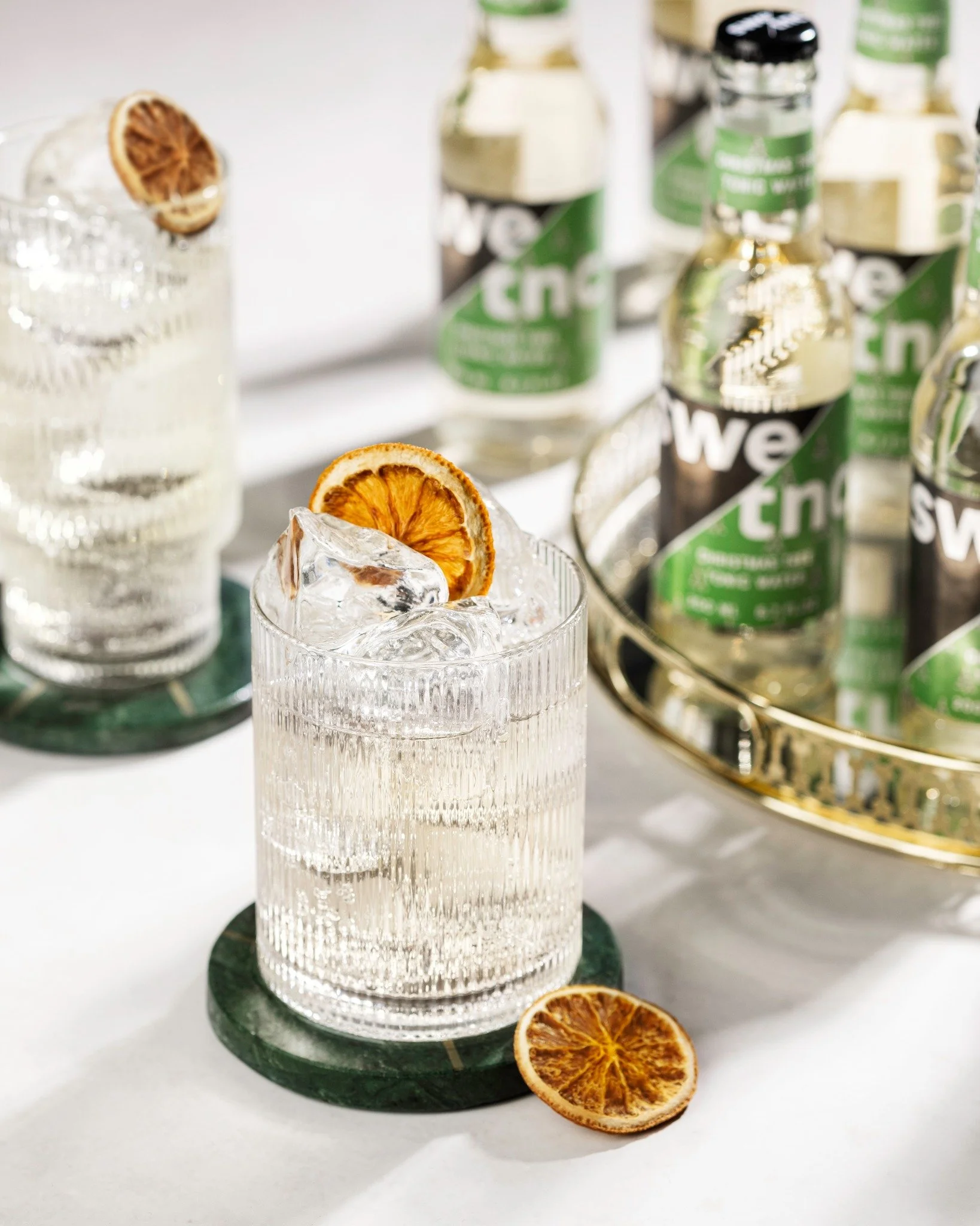 A winter favourite in the glass.
Christmas Tree Tonic Water &mdash; crisp, aromatic and perfectly served over ice with dried citrus.
Simple, refined, and made for the season.

#swedishtonic #swedtnc #christmastreetonic #tonicwater #winterserve #premi