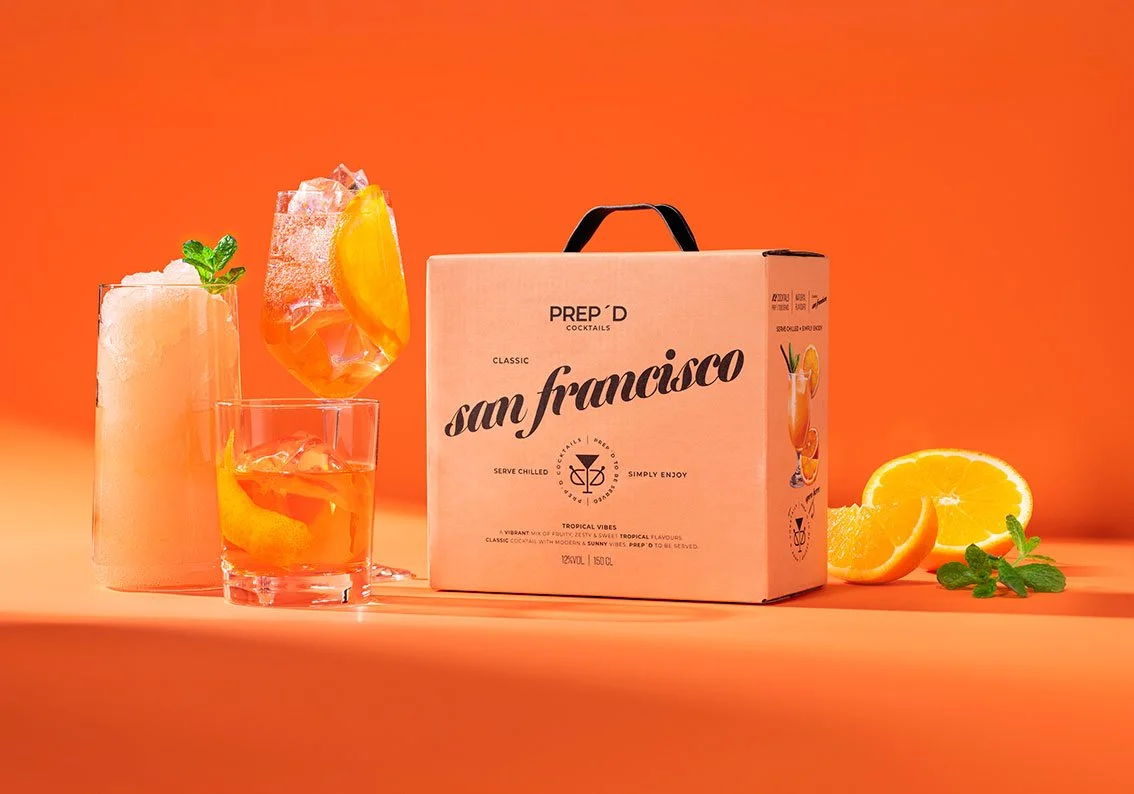 färdigblandad cocktail med apelsin och tropiska smaker
