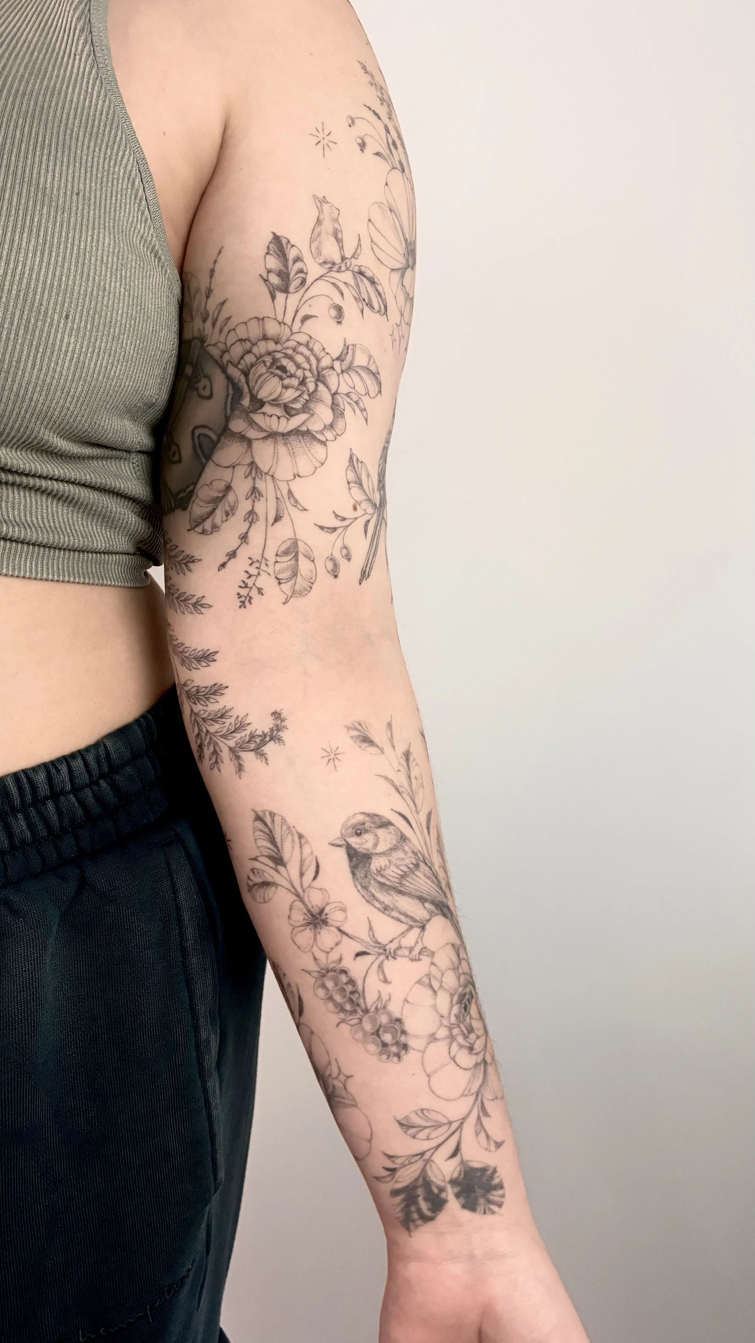 A fineline tattoo design at Inkwaves Studio